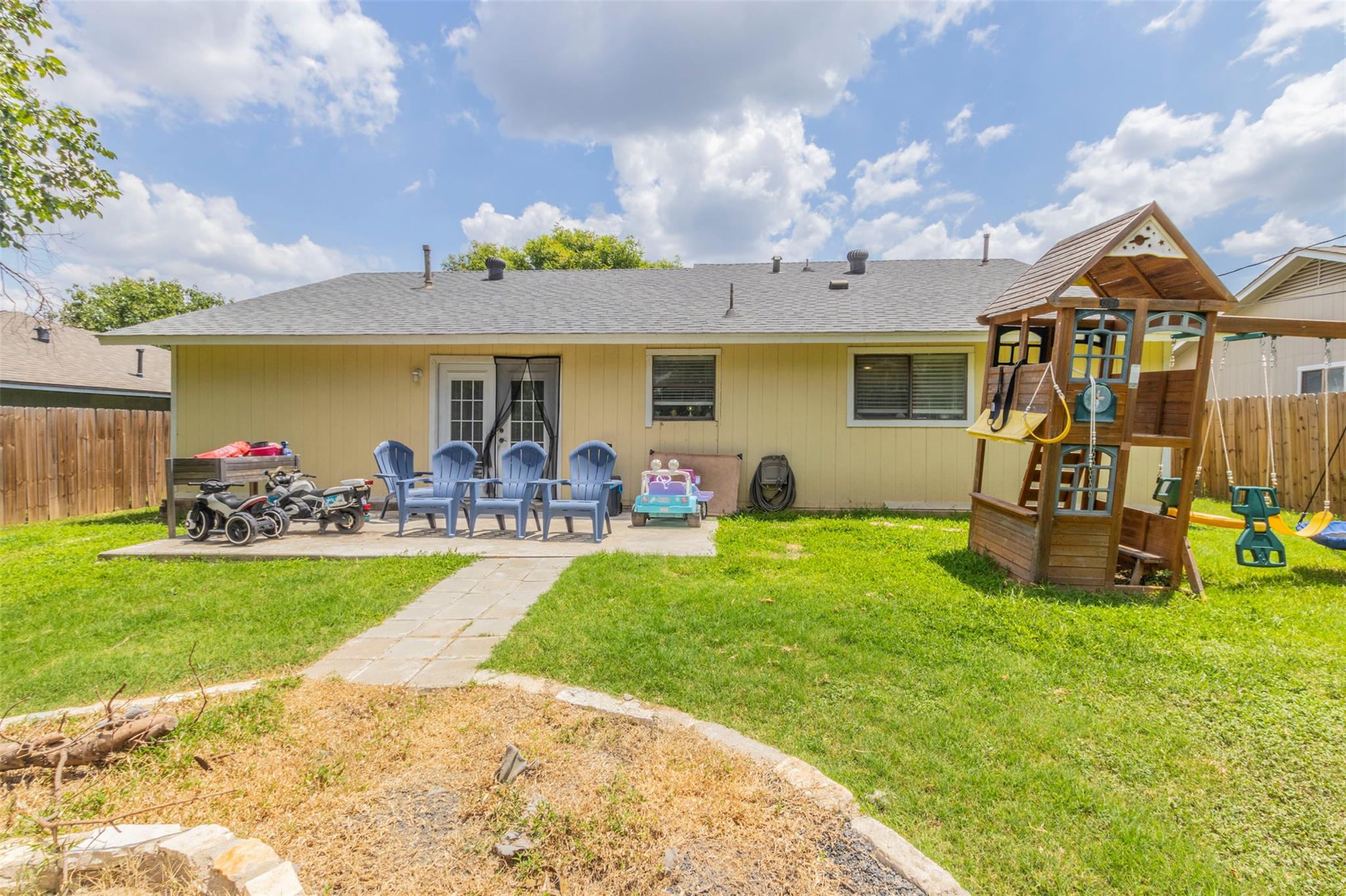 900 Lawnmont Dr, Round Rock, TX 78664