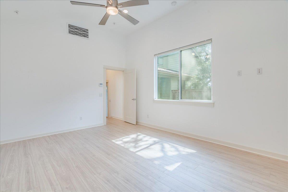 4006 Valley View Rd # B, Austin, TX 78704