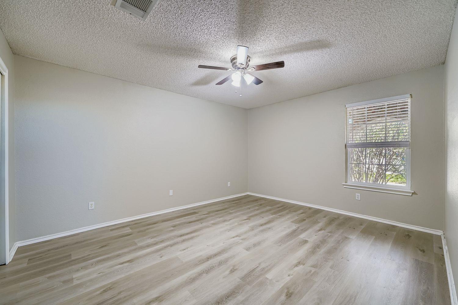 2100 Coachlamp Dr, Cedar Park, TX 78613