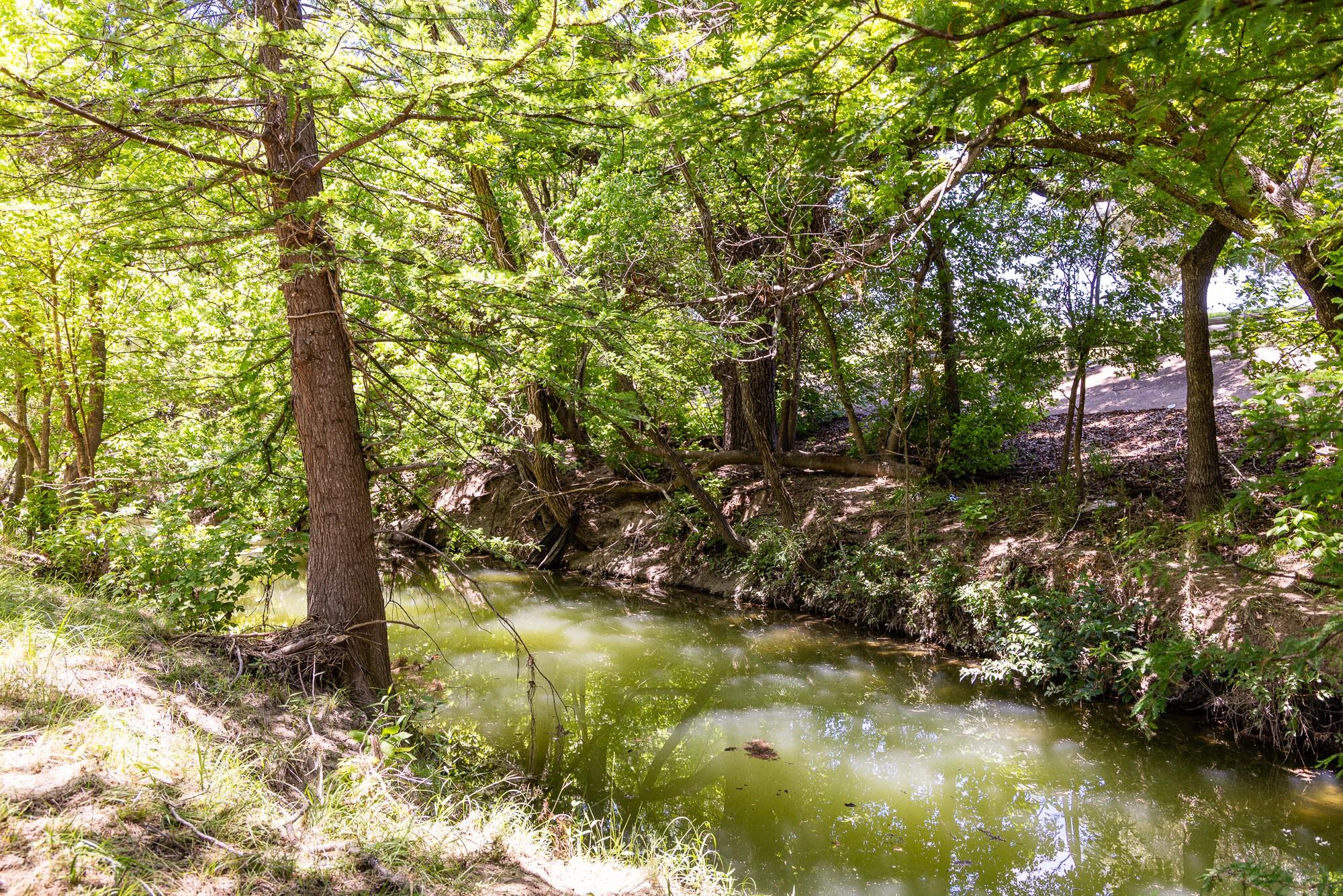 951 Cypress Creek Rd, Kerrville, TX 78028