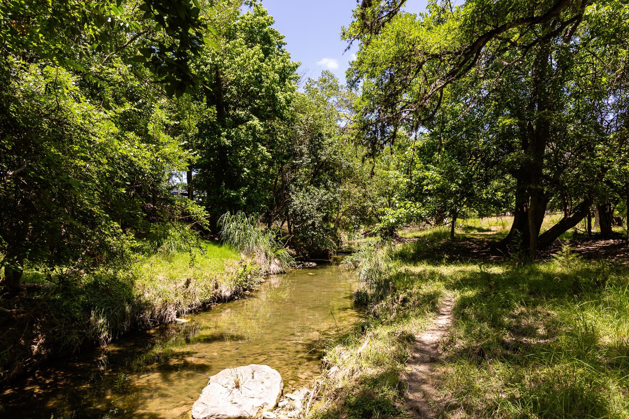 951 Cypress Creek Rd, Kerrville, TX 78028