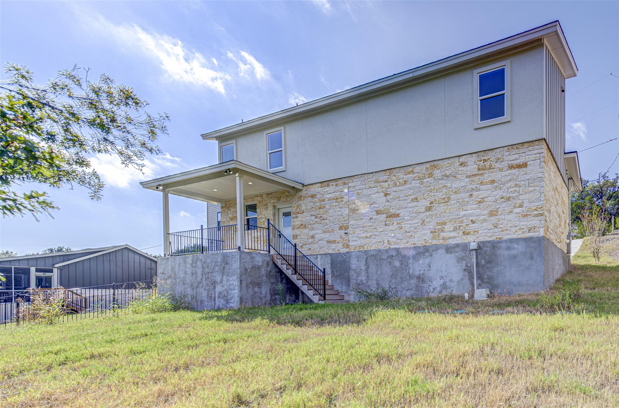 18414 Roundrock Rd, Jonestown, TX 78645