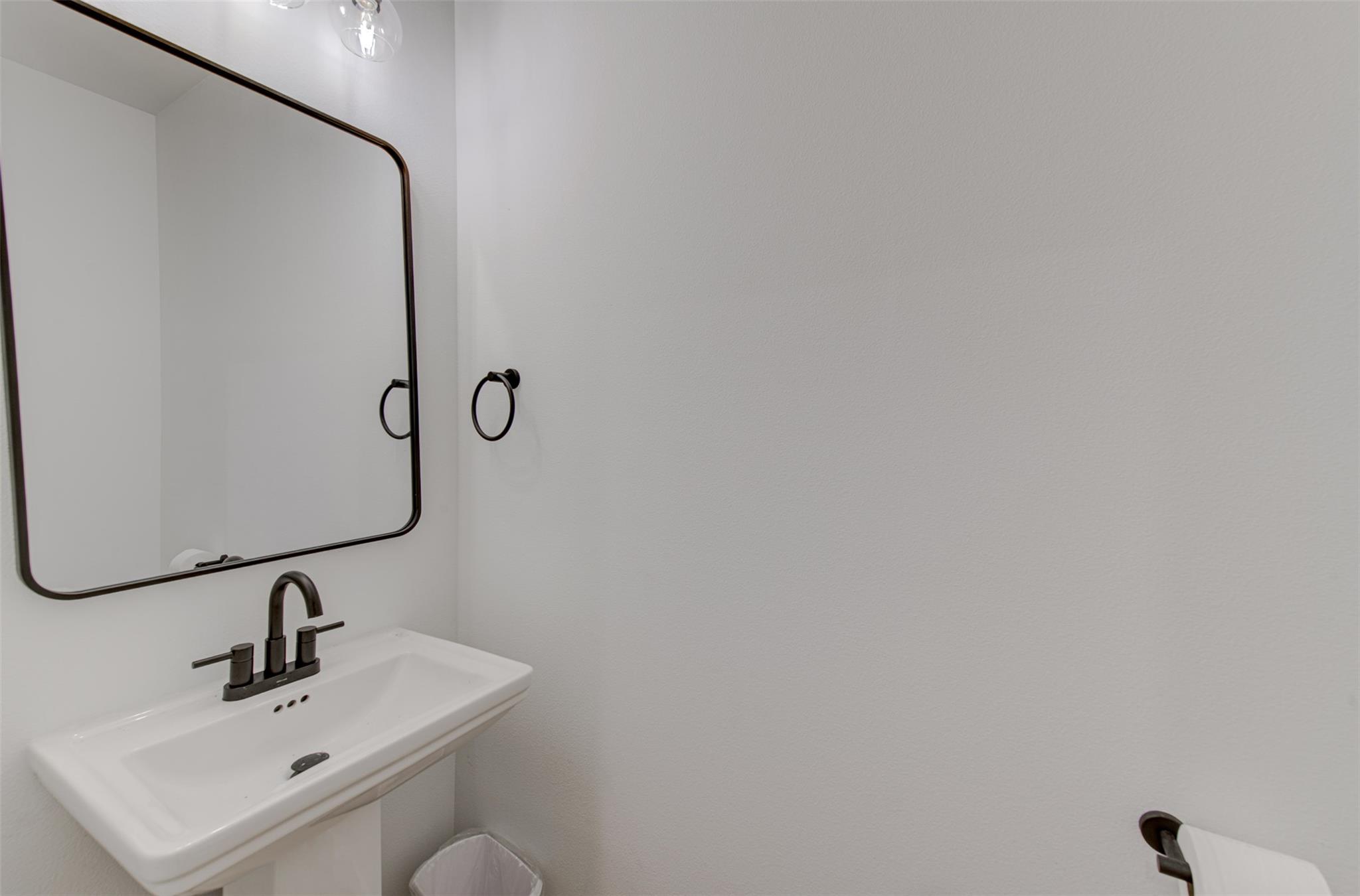 18414 Roundrock Rd, Jonestown, TX 78645