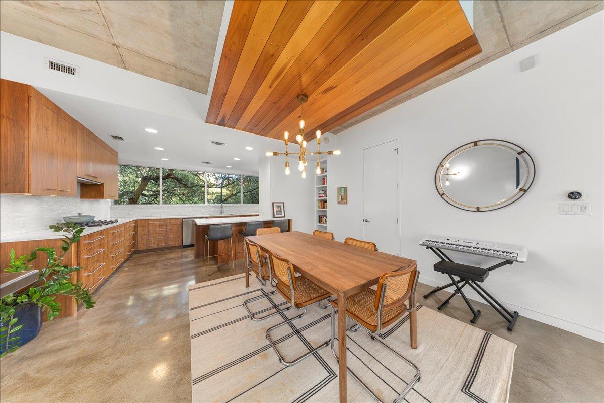 2301 S 5th St # 6, Austin, TX 78704