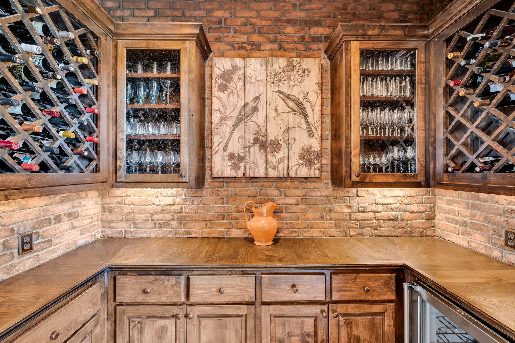 1710 Mount Larson Rd, Austin, TX 78746