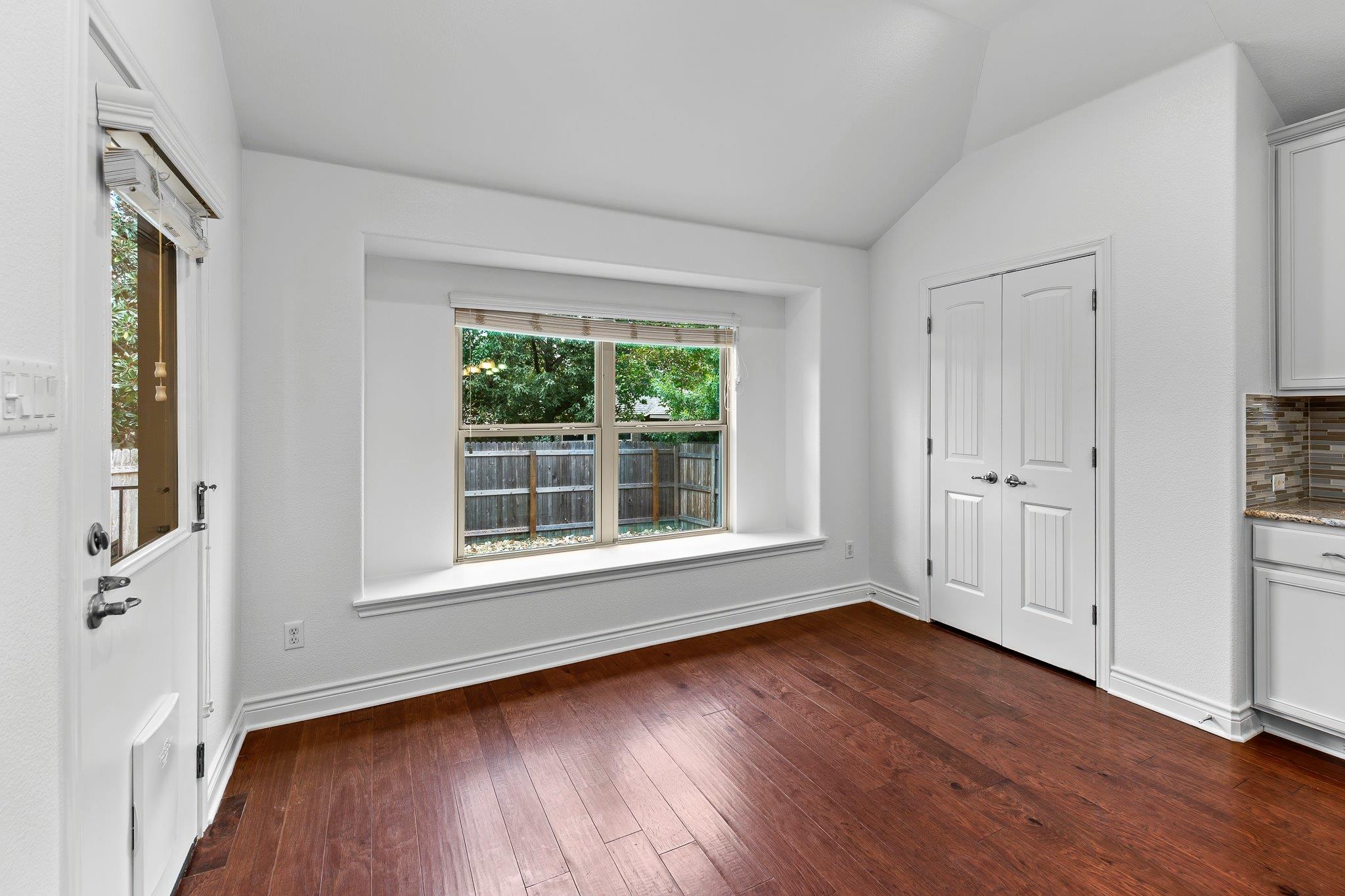 201 Loch Lomond St, Hutto, TX 78634