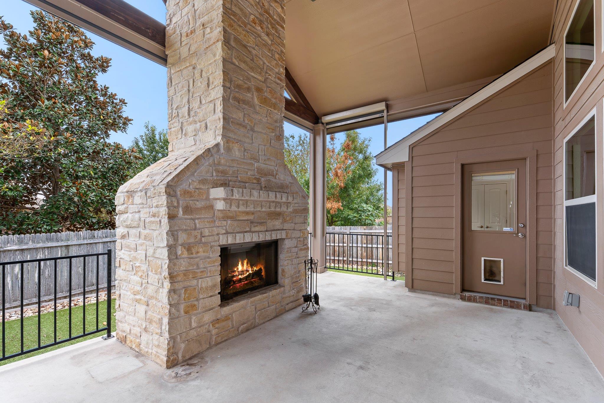 201 Loch Lomond St, Hutto, TX 78634