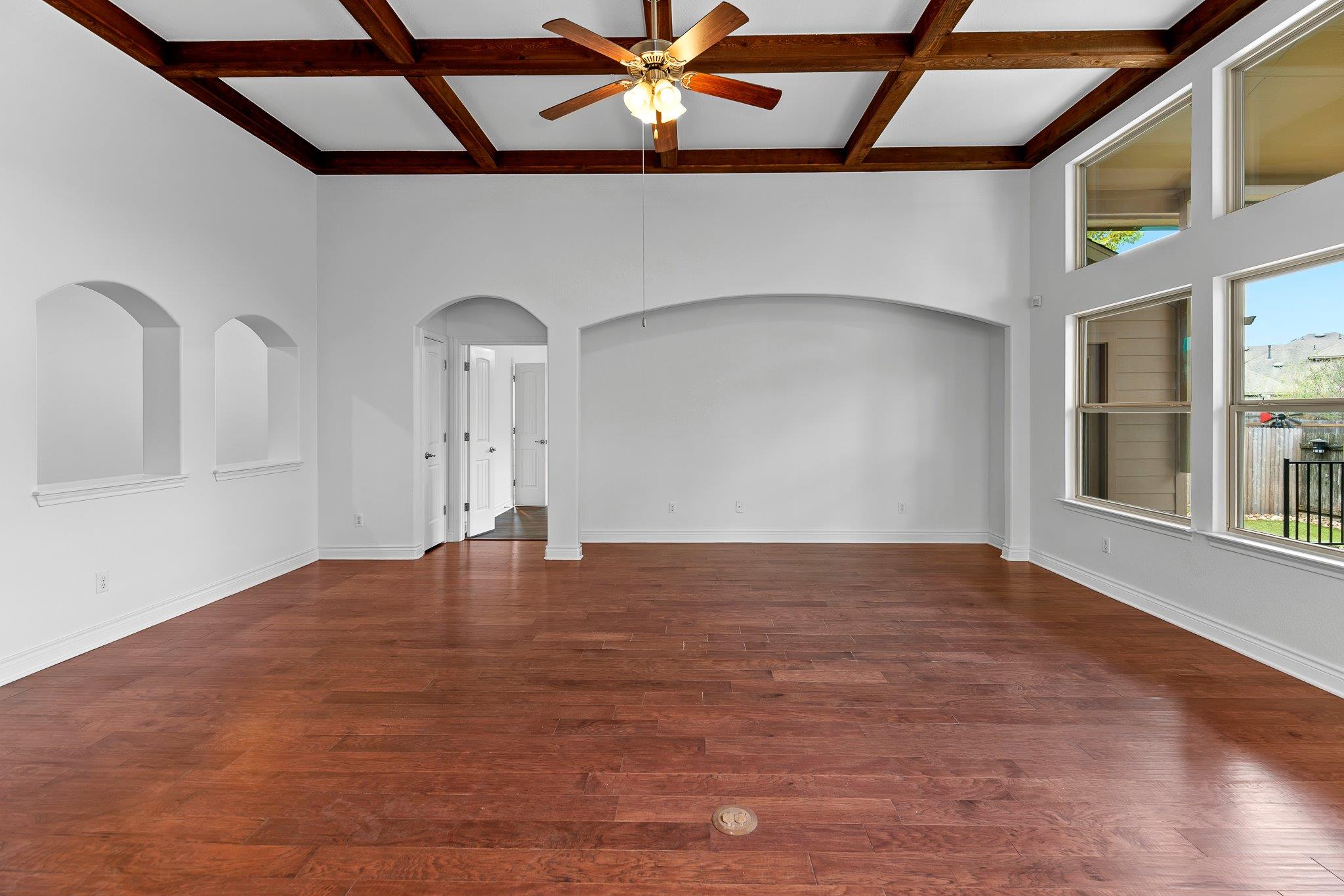 201 Loch Lomond St, Hutto, TX 78634