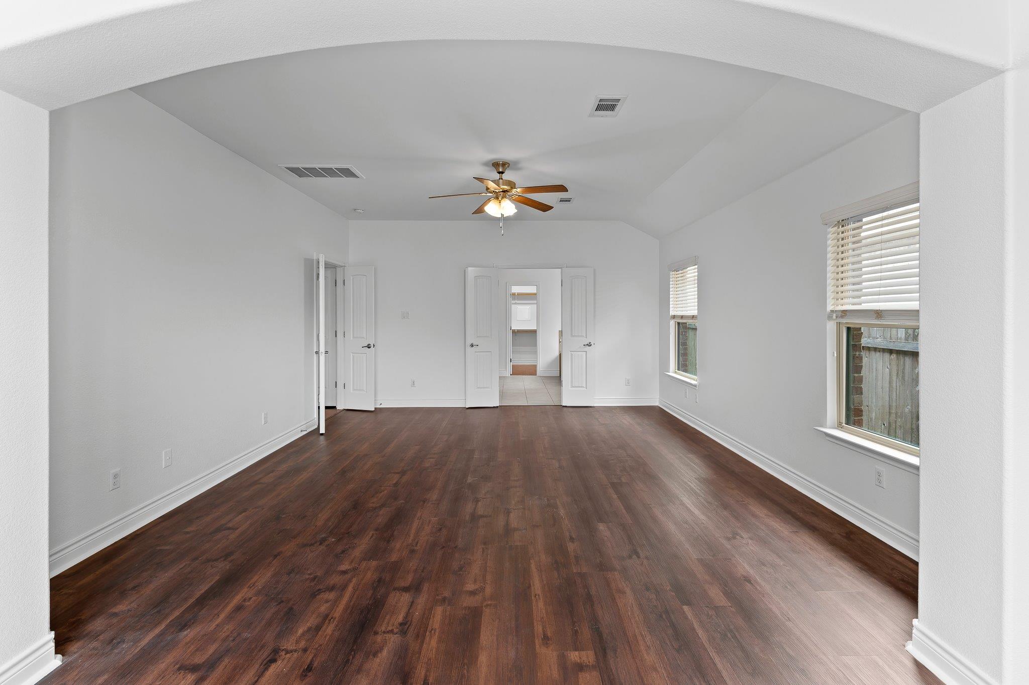 201 Loch Lomond St, Hutto, TX 78634