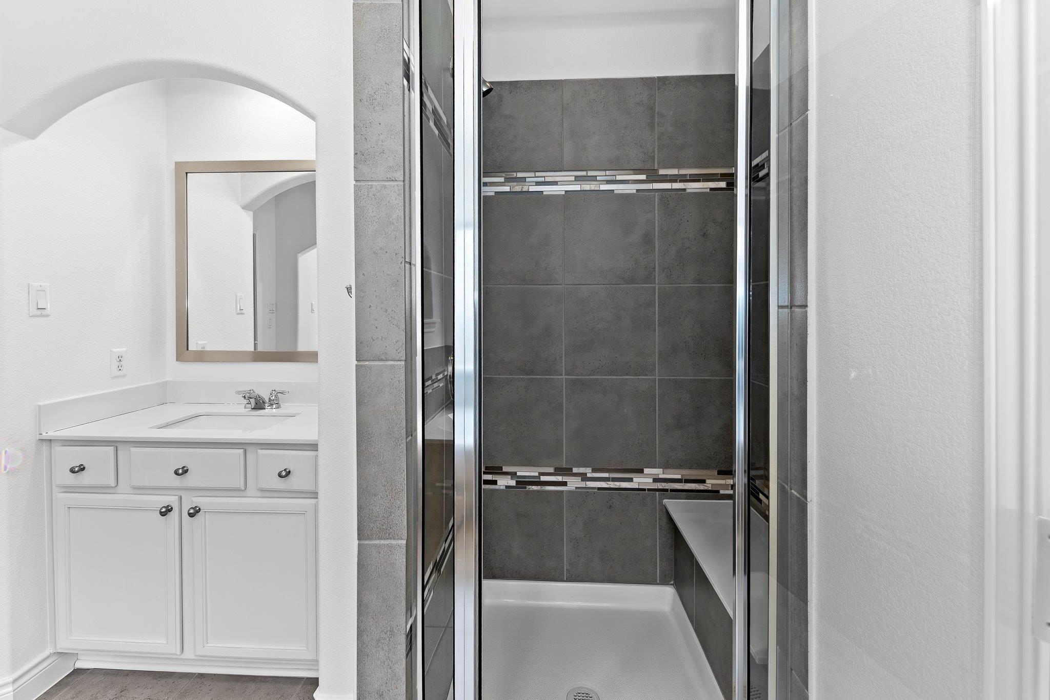 201 Loch Lomond St, Hutto, TX 78634