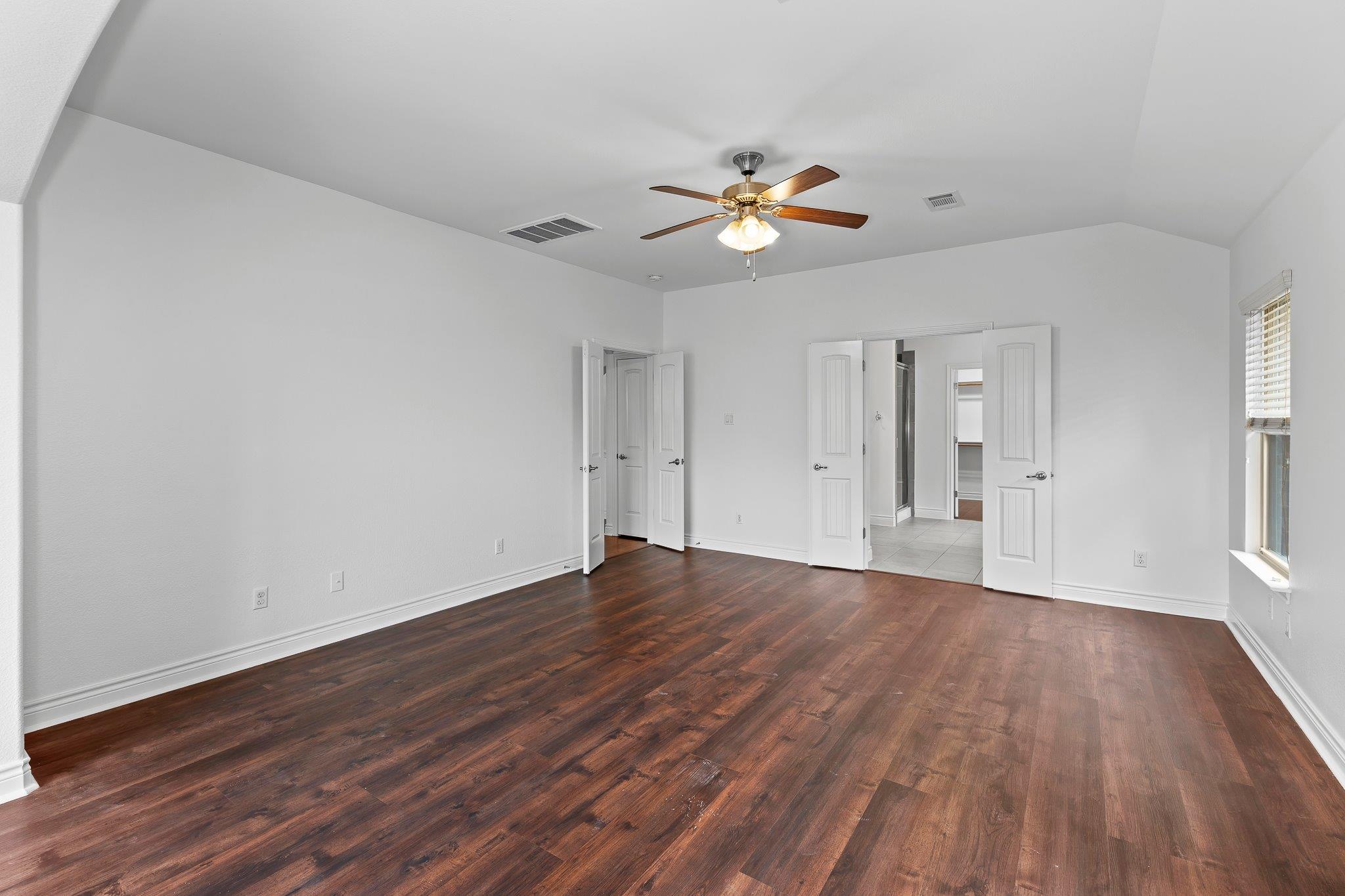 201 Loch Lomond St, Hutto, TX 78634