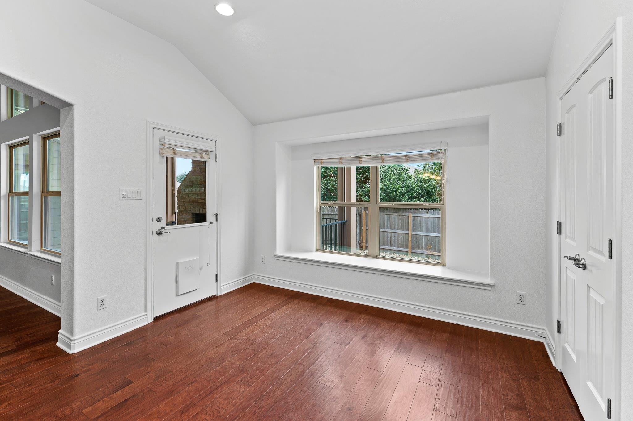 201 Loch Lomond St, Hutto, TX 78634