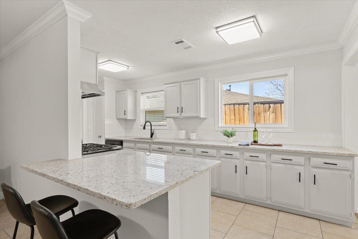 3206 BARNSLEY Dr, Austin, TX 78745