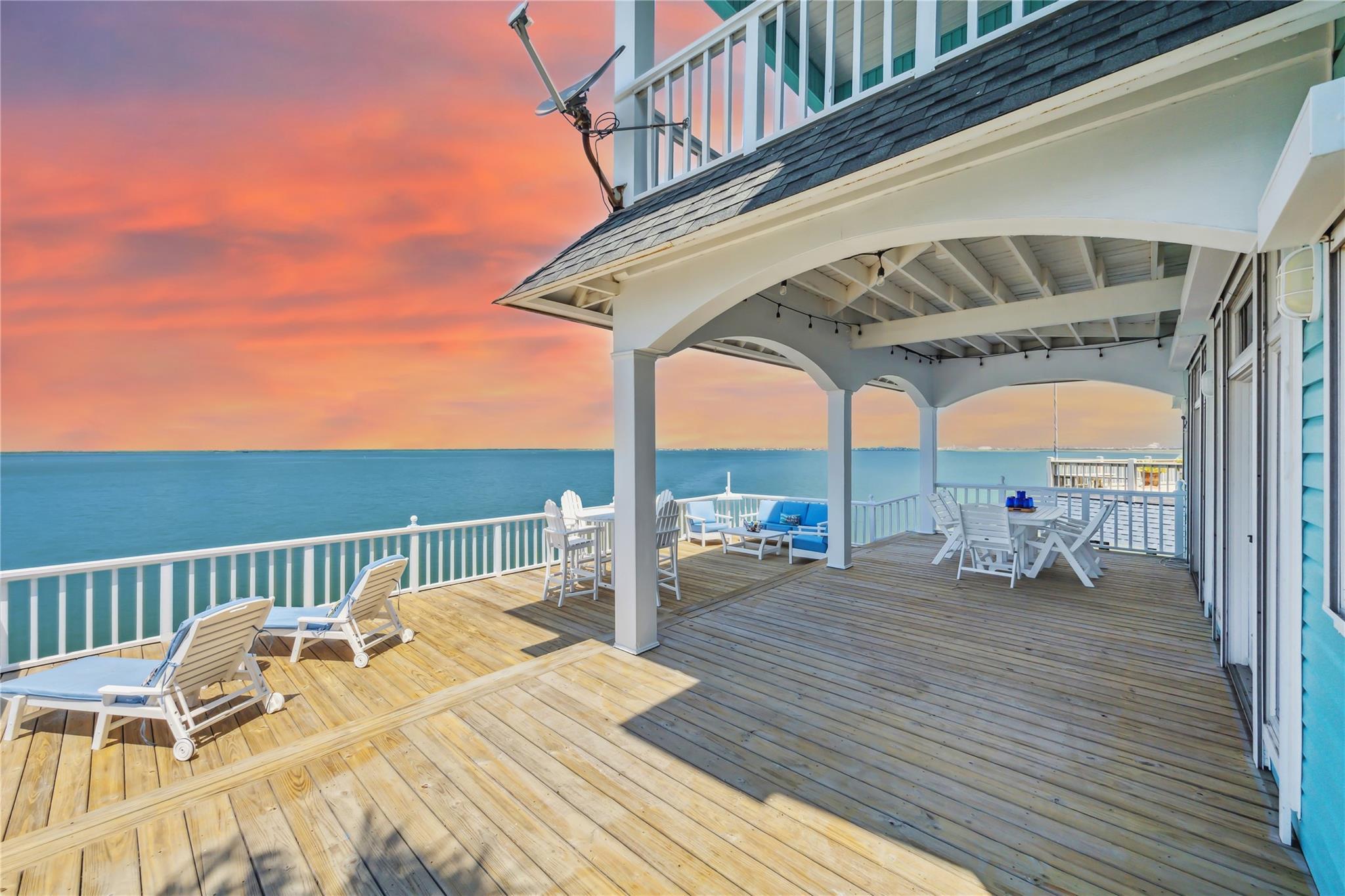 139 Isles End Rd, Galveston, TX 77554