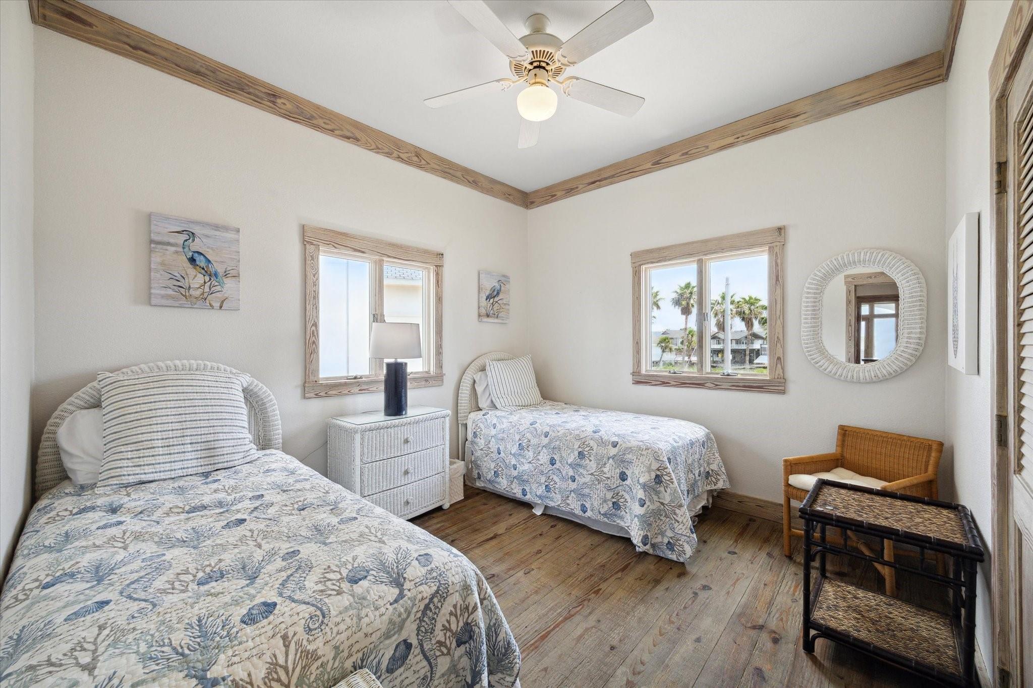 139 Isles End Rd, Galveston, TX 77554