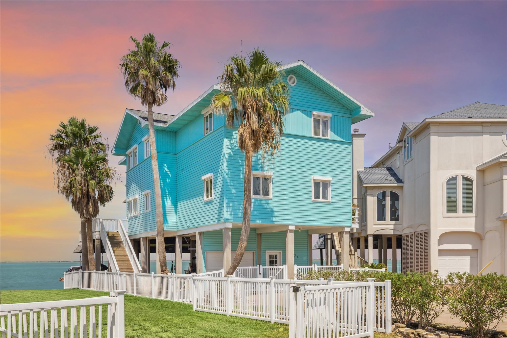 139 Isles End Rd, Galveston, TX 77554