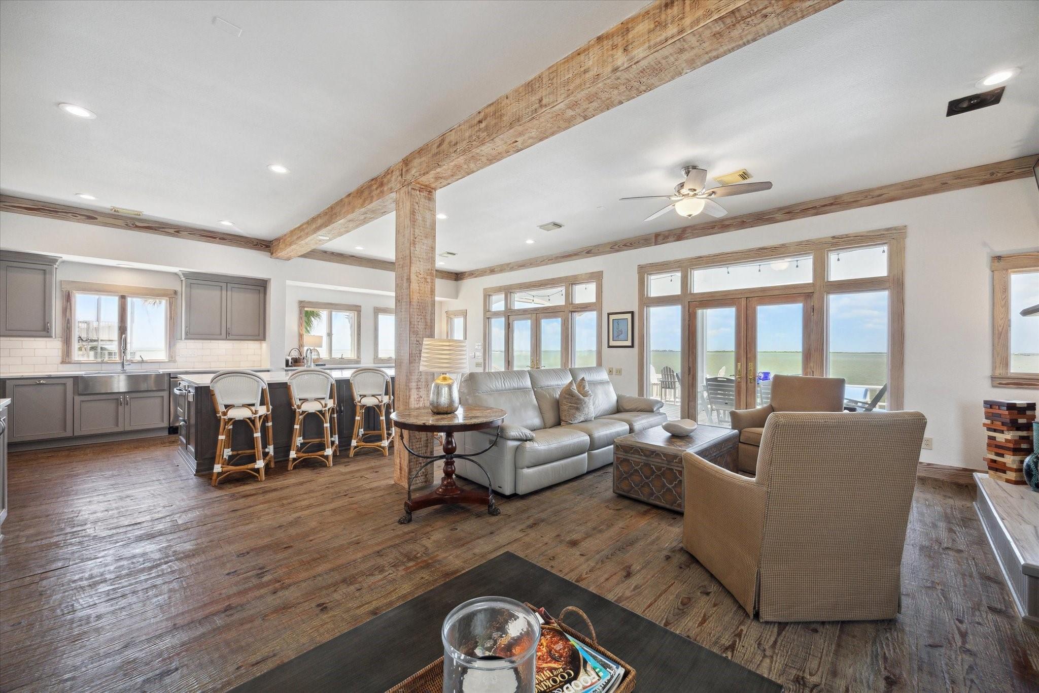 139 Isles End Rd, Galveston, TX 77554