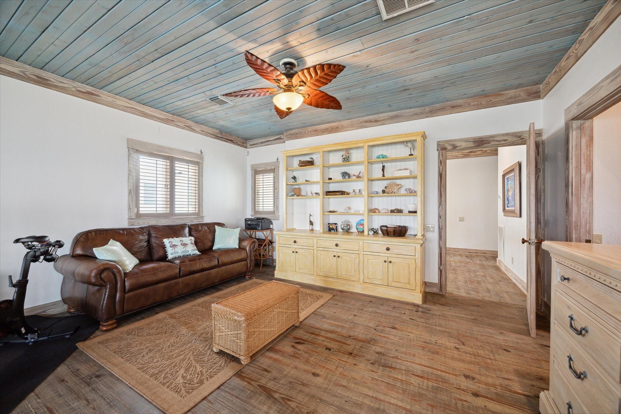 139 Isles End Rd, Galveston, TX 77554