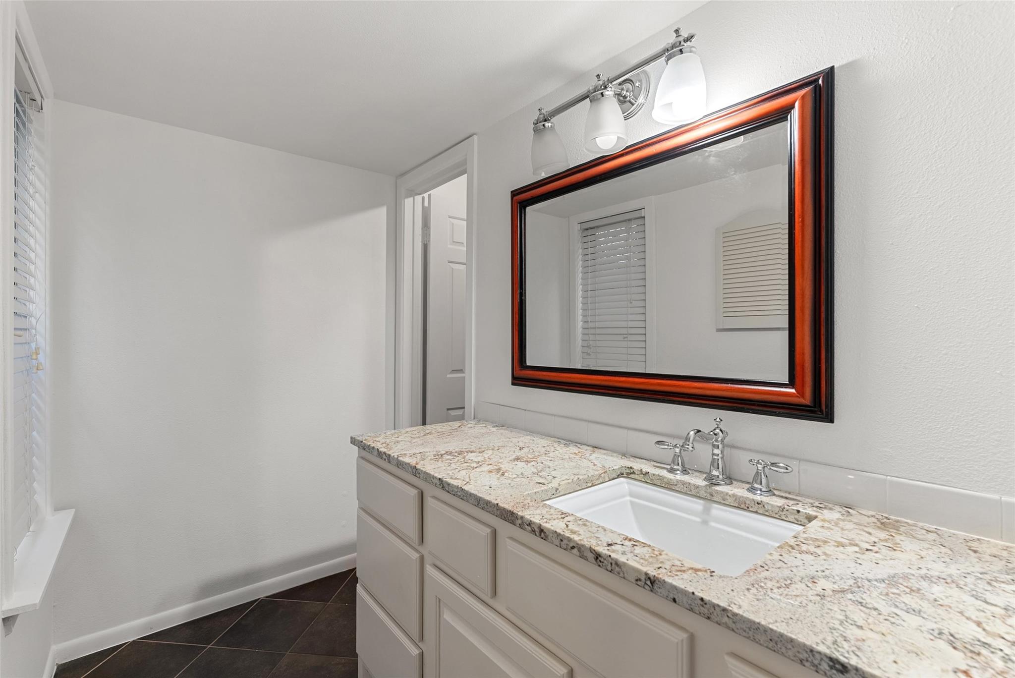 735 Patterson Ave, Austin, TX 78703