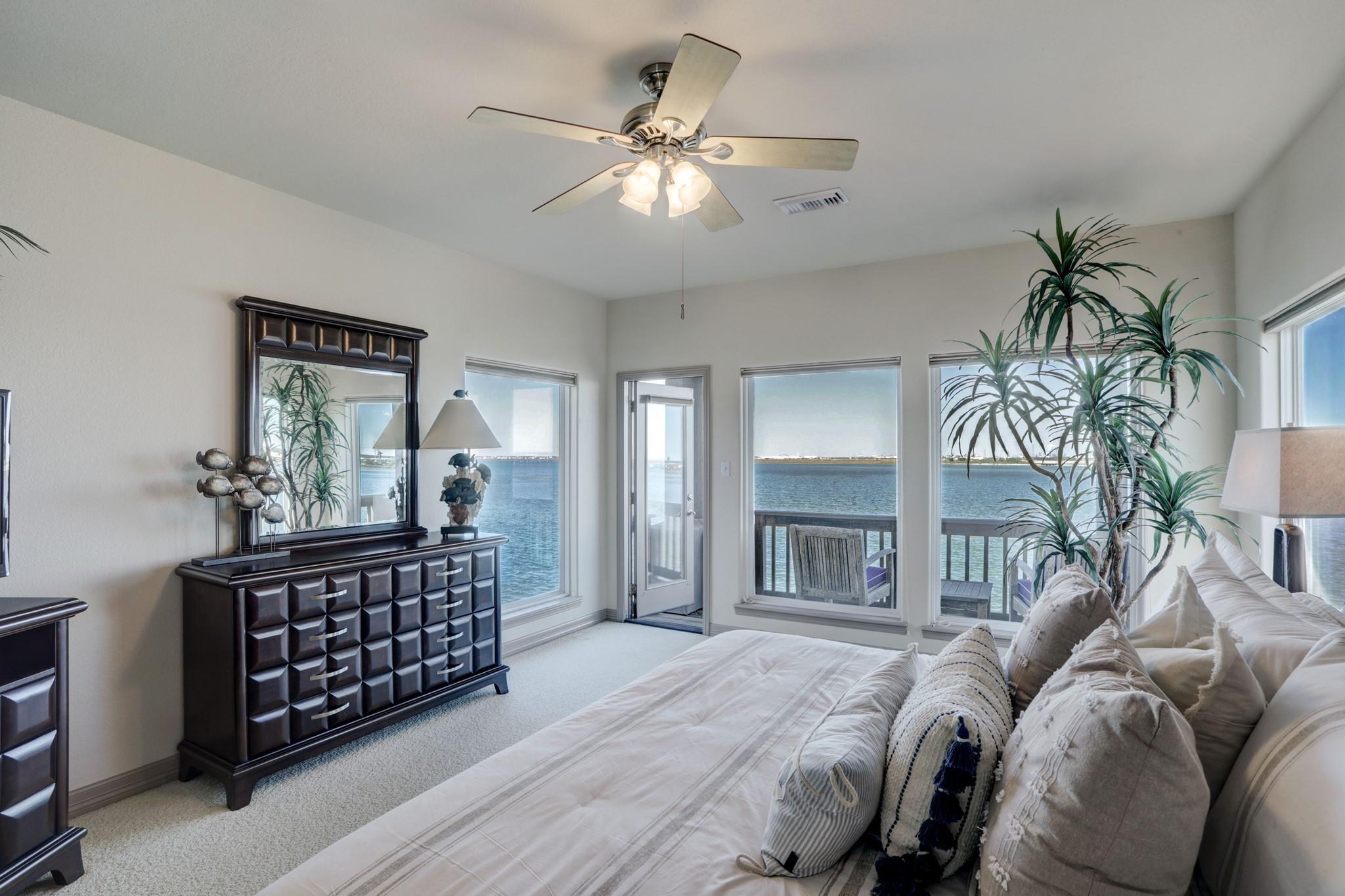 442 Jeanie Lynn St, Galveston, TX 77554