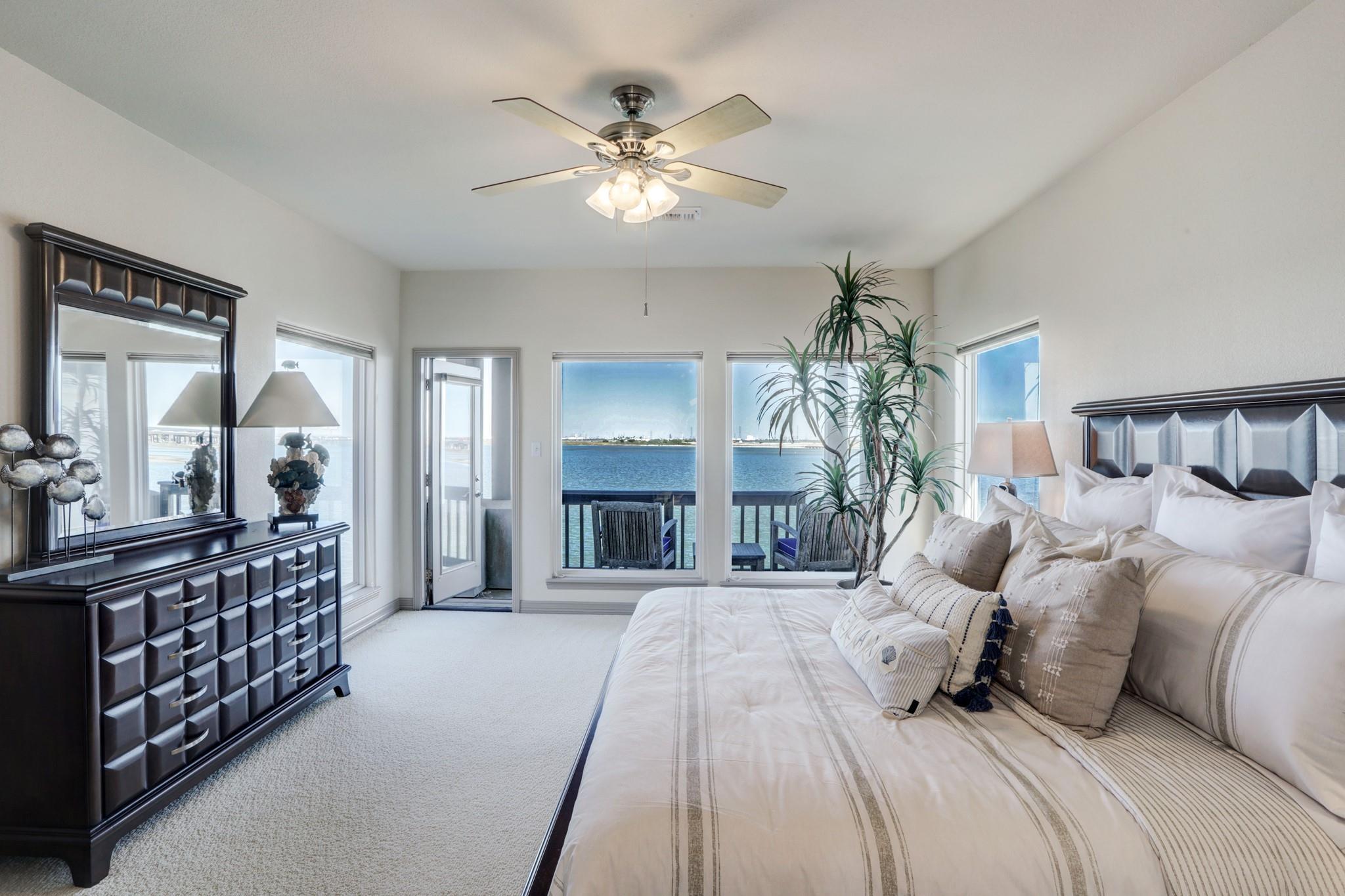 442 Jeanie Lynn St, Galveston, TX 77554