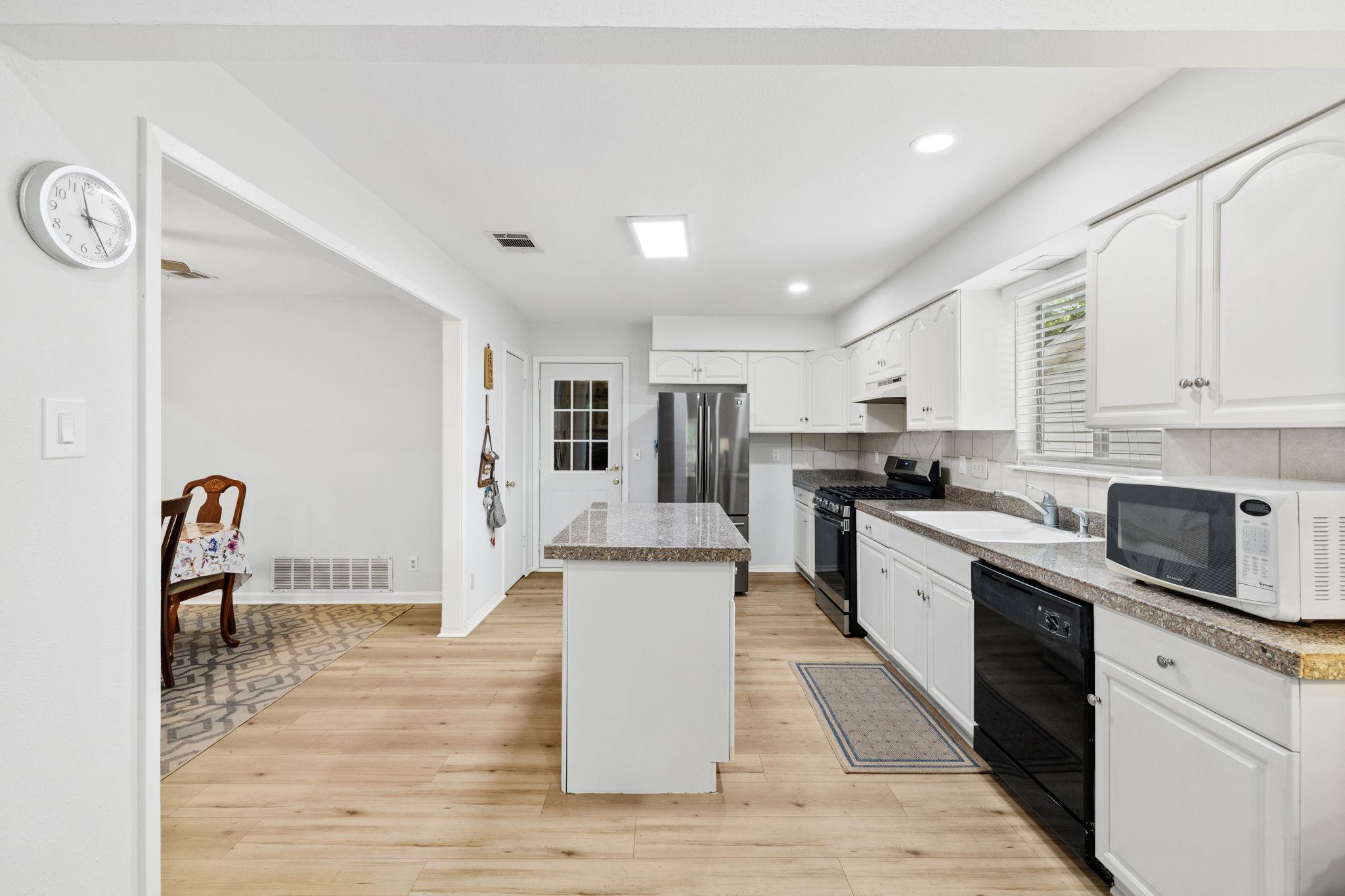 607 Elderberry Cv, Austin, TX 78745