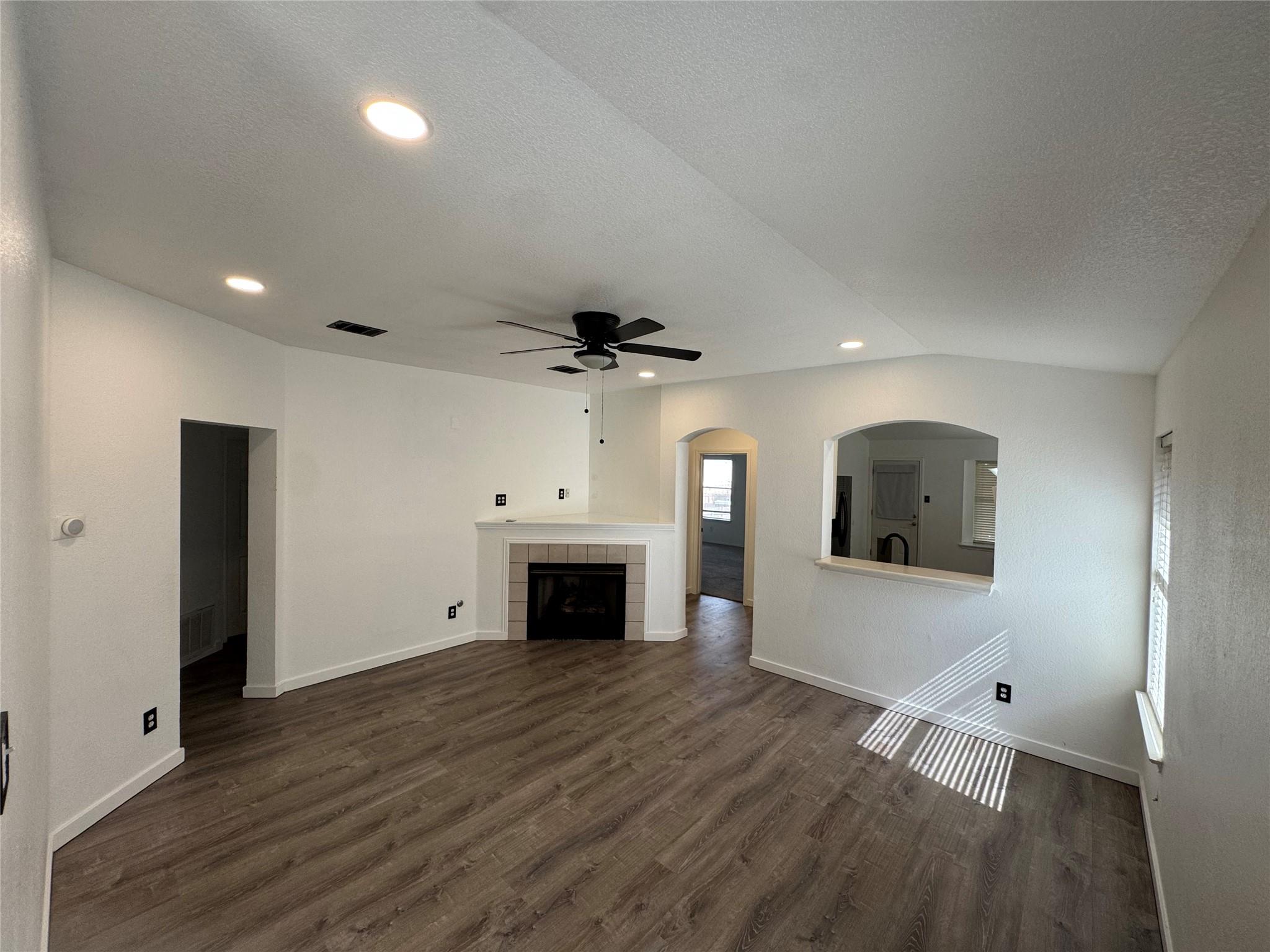 2802 Greenlee Dr, Leander, TX 78641