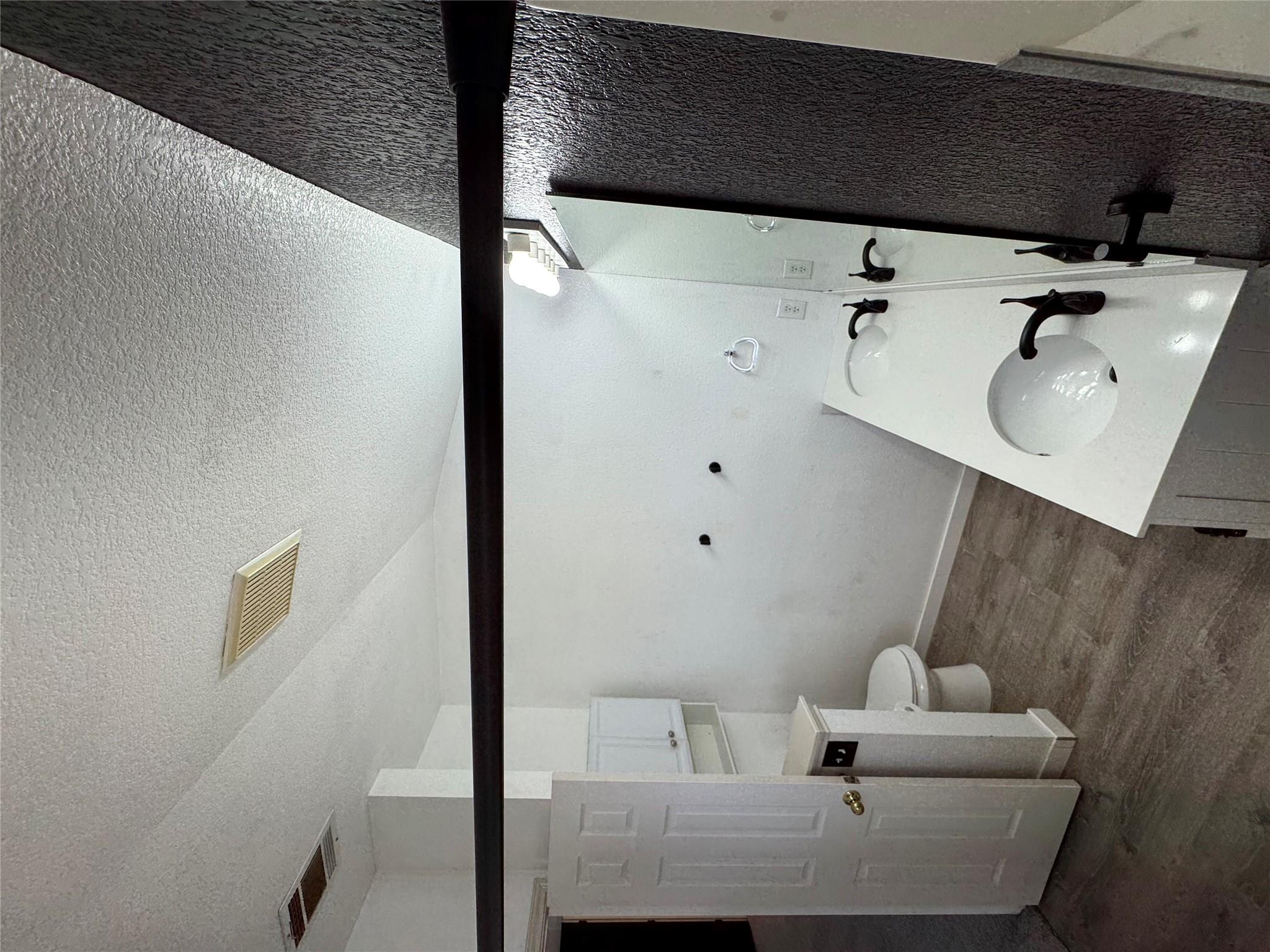 2802 Greenlee Dr, Leander, TX 78641