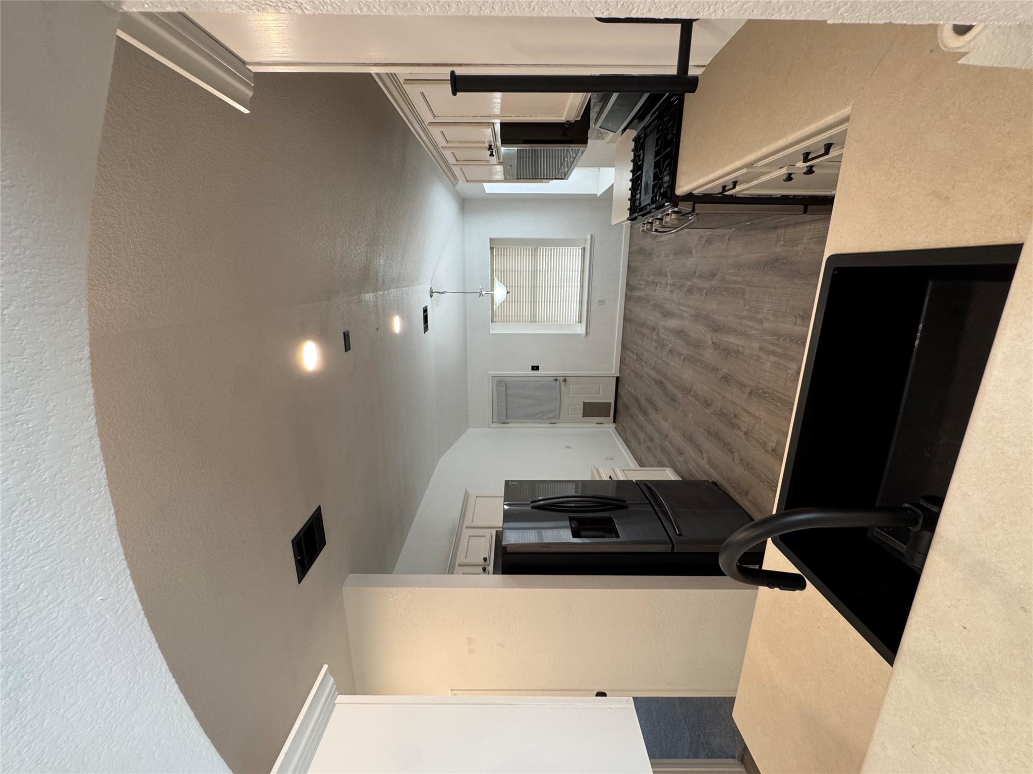 2802 Greenlee Dr, Leander, TX 78641