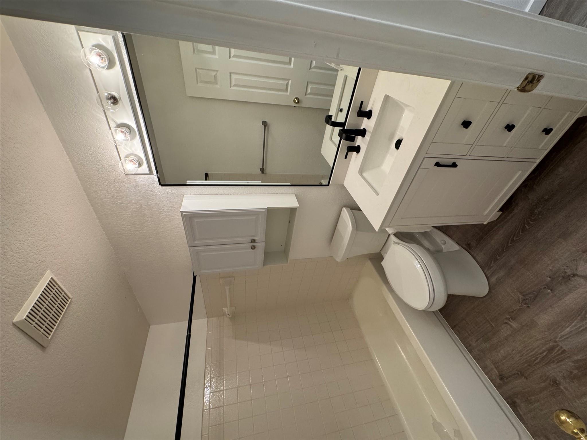 2802 Greenlee Dr, Leander, TX 78641