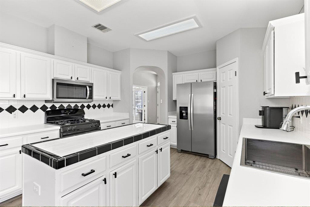 1202 Highland Dr, Cedar Park, TX 78613