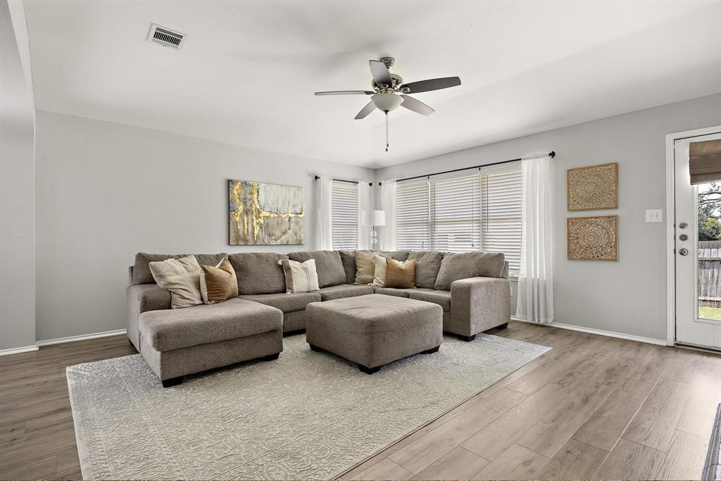 1202 Highland Dr, Cedar Park, TX 78613