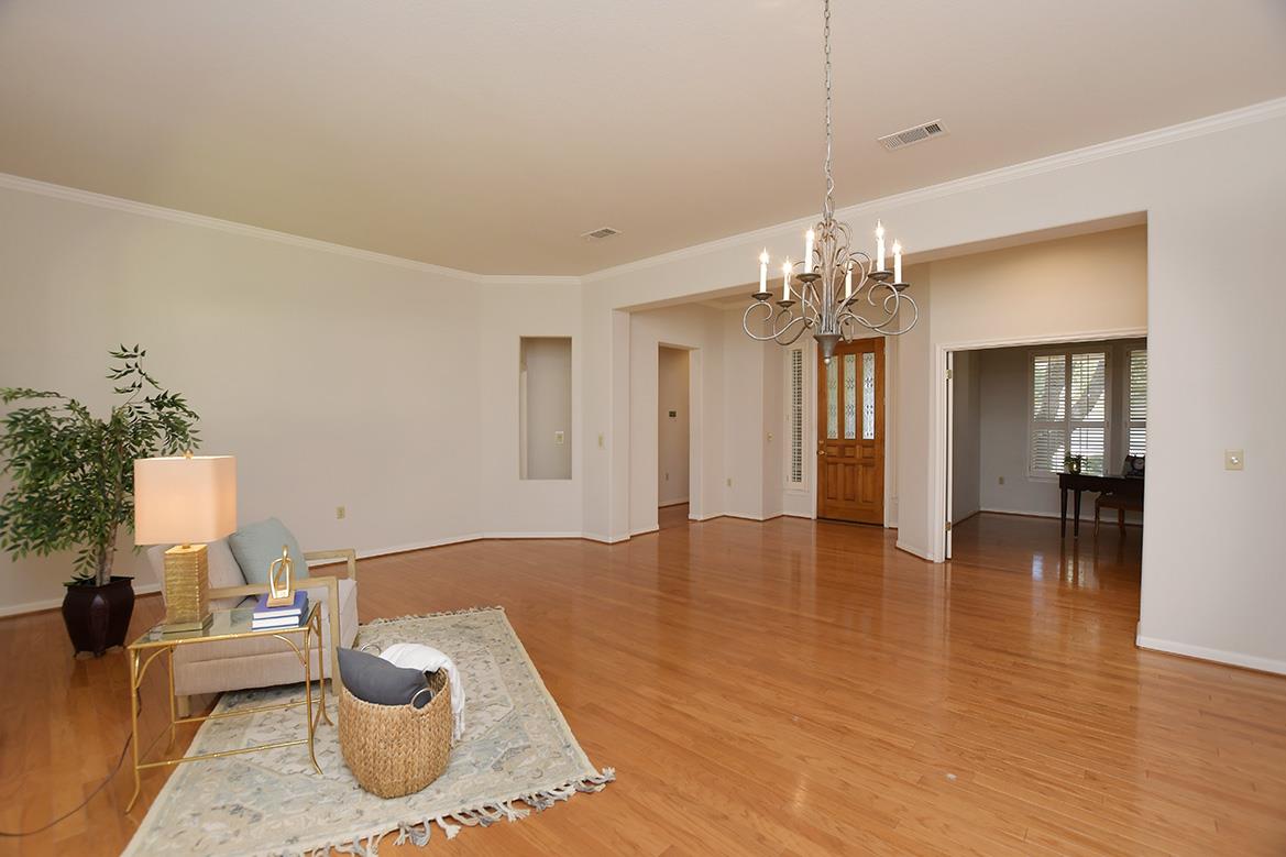 108 High Trail Dr, Georgetown, TX 78633