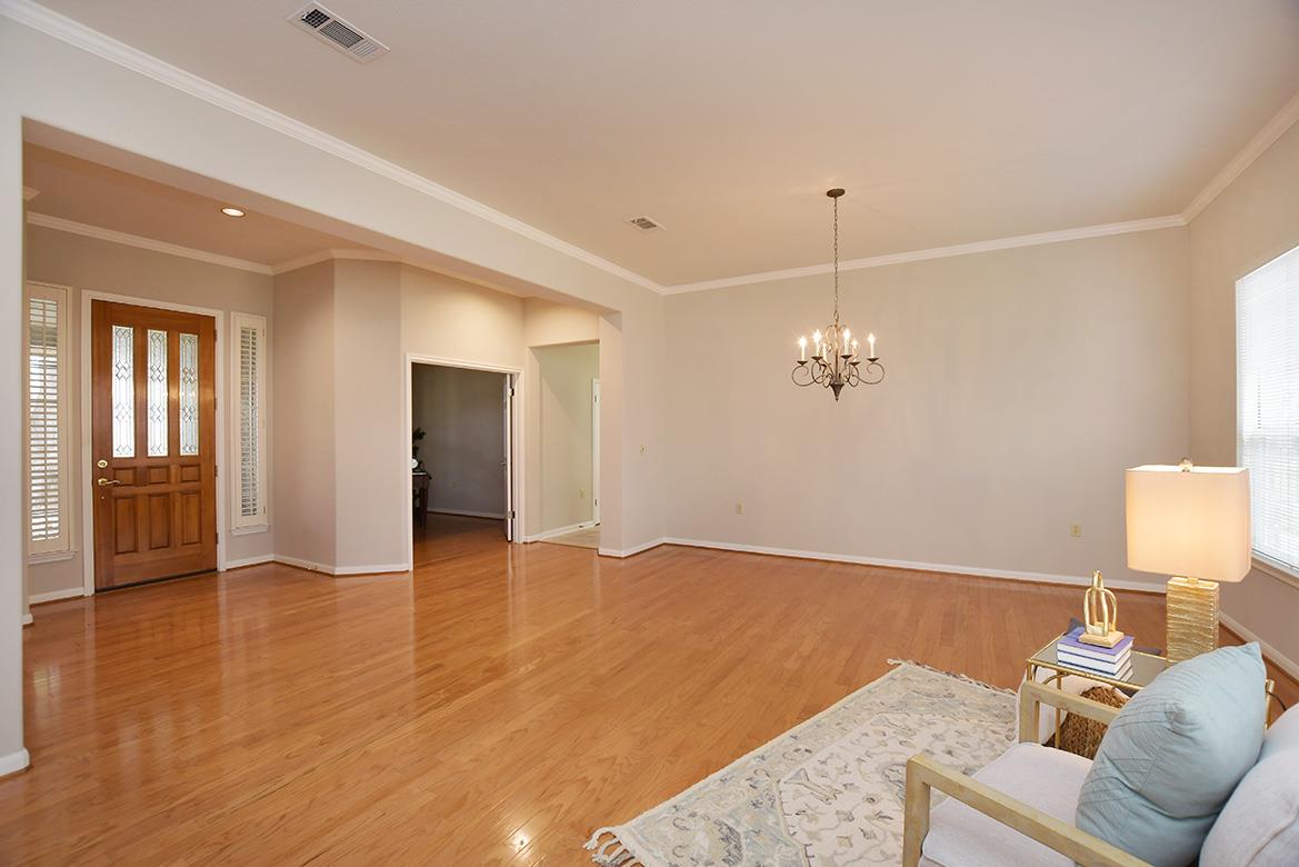 108 High Trail Dr, Georgetown, TX 78633