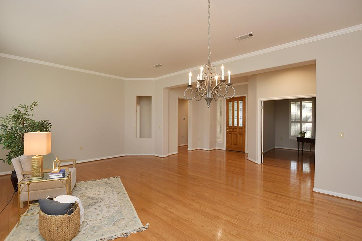 108 High Trail Dr, Georgetown, TX 78633