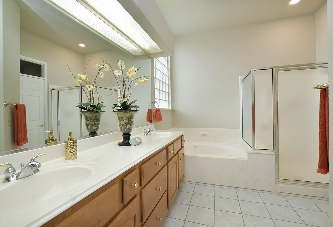 108 High Trail Dr, Georgetown, TX 78633