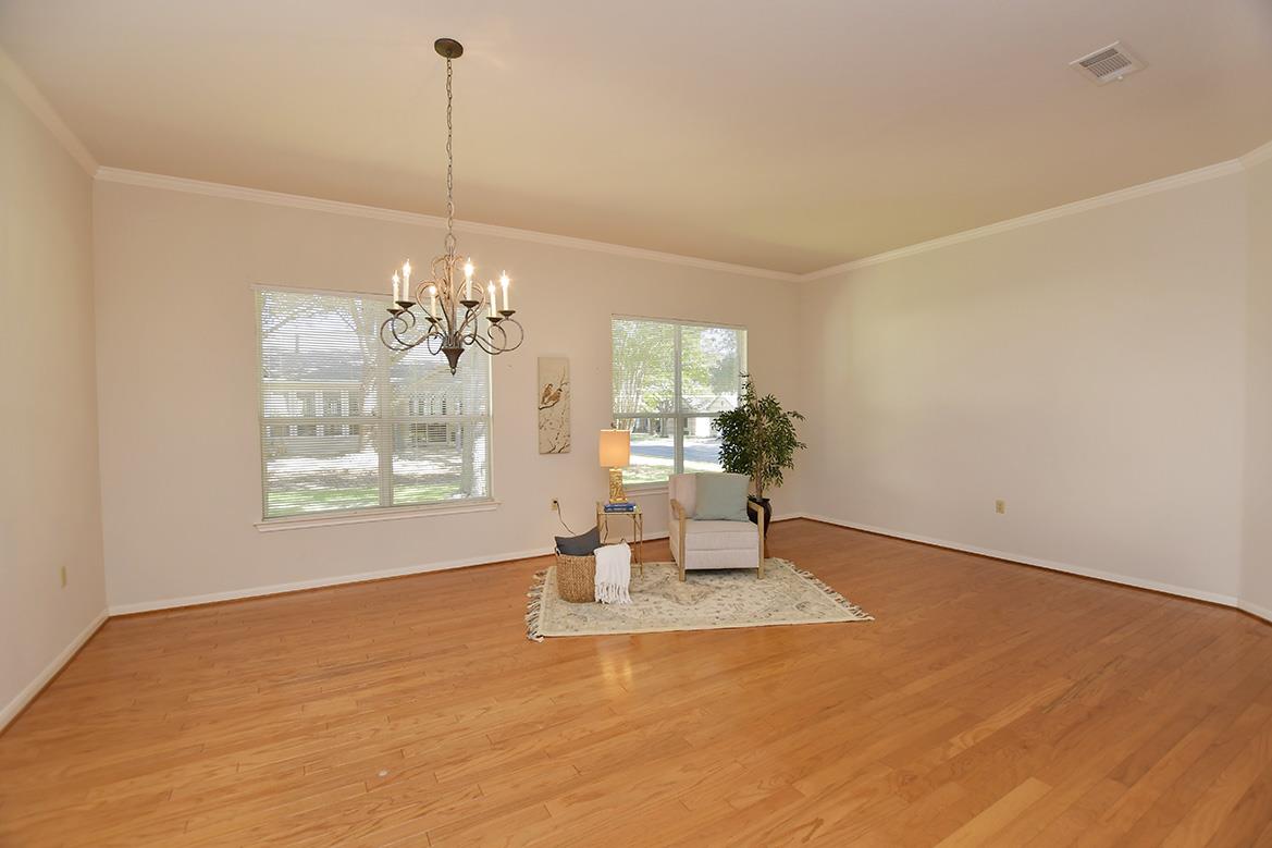 108 High Trail Dr, Georgetown, TX 78633