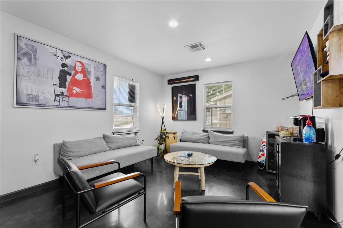 622 E 6th Ave, Belton, TX 76513