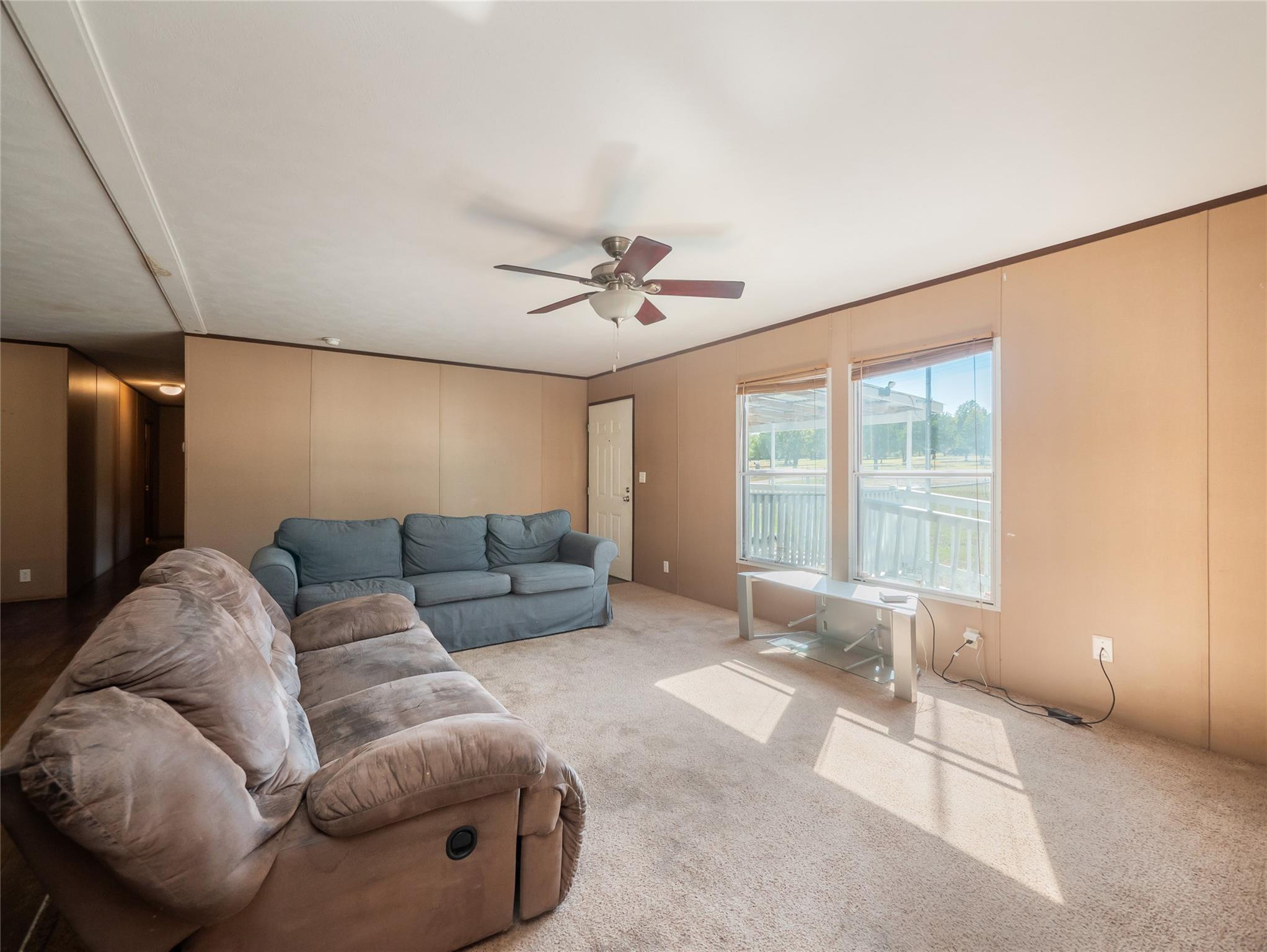 142 Hidden Oaks Loop, Elgin, TX 78621