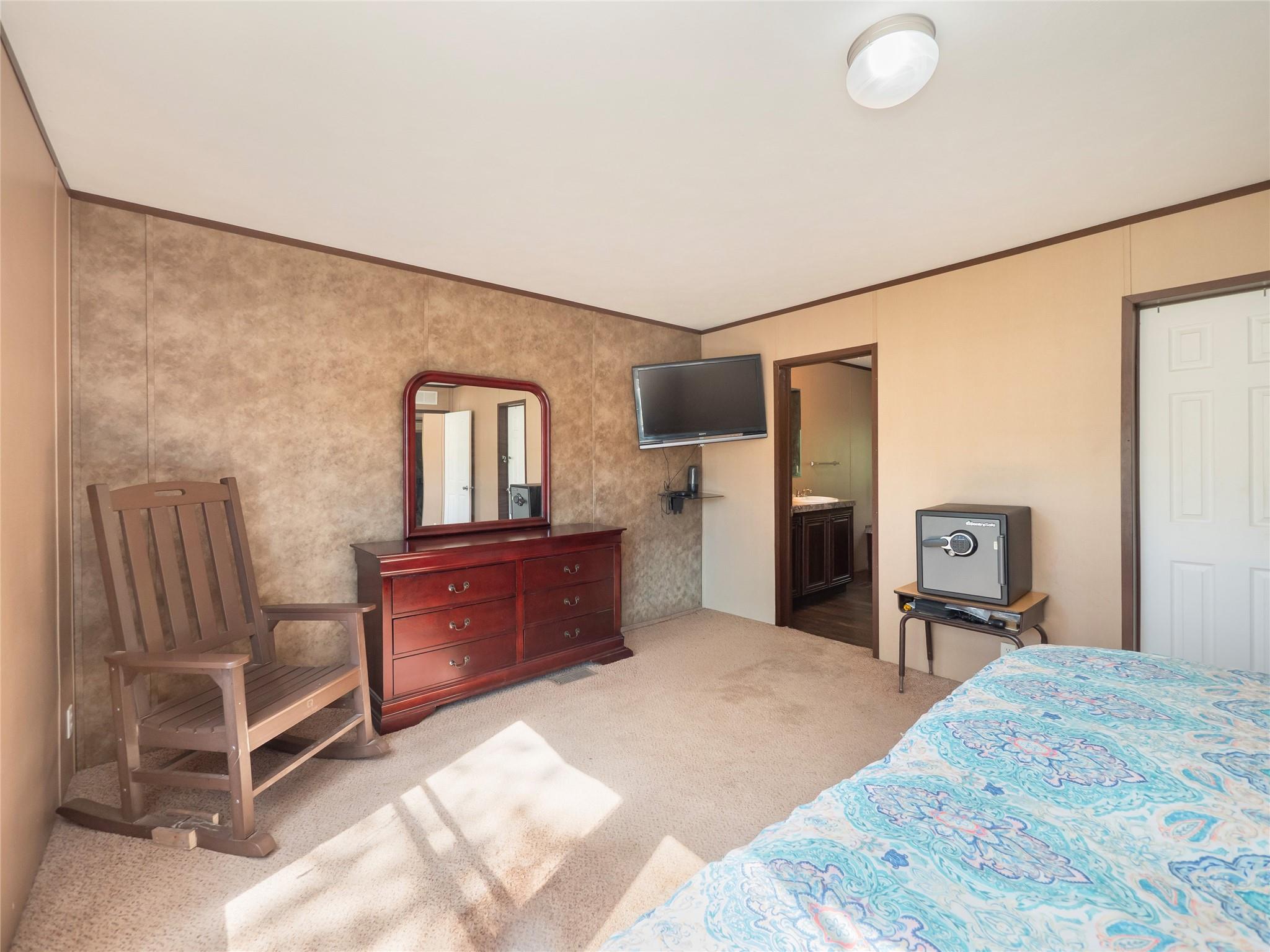 142 Hidden Oaks Loop, Elgin, TX 78621