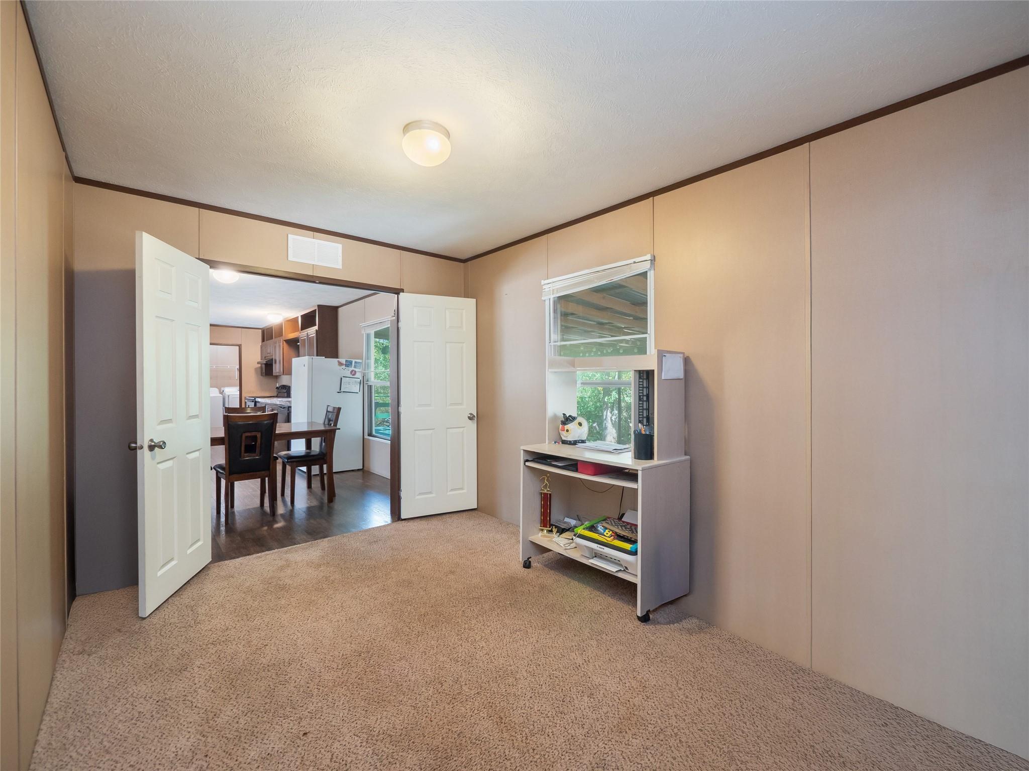 142 Hidden Oaks Loop, Elgin, TX 78621