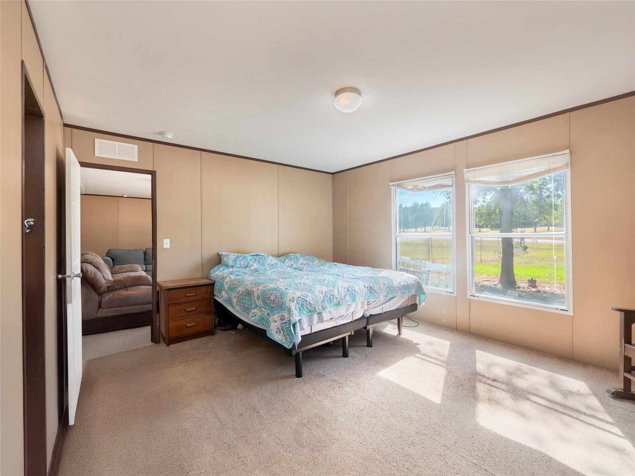 142 Hidden Oaks Loop, Elgin, TX 78621