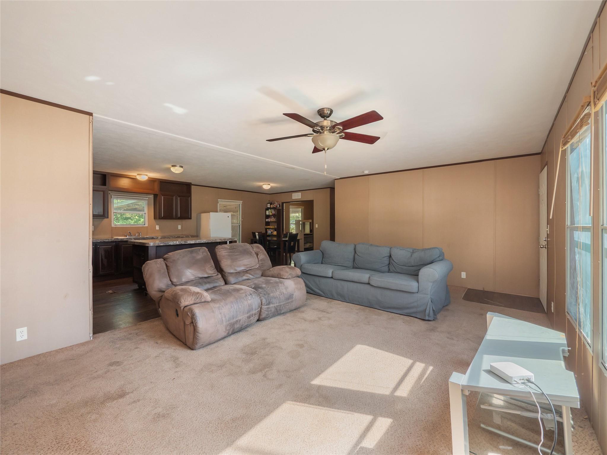 142 Hidden Oaks Loop, Elgin, TX 78621