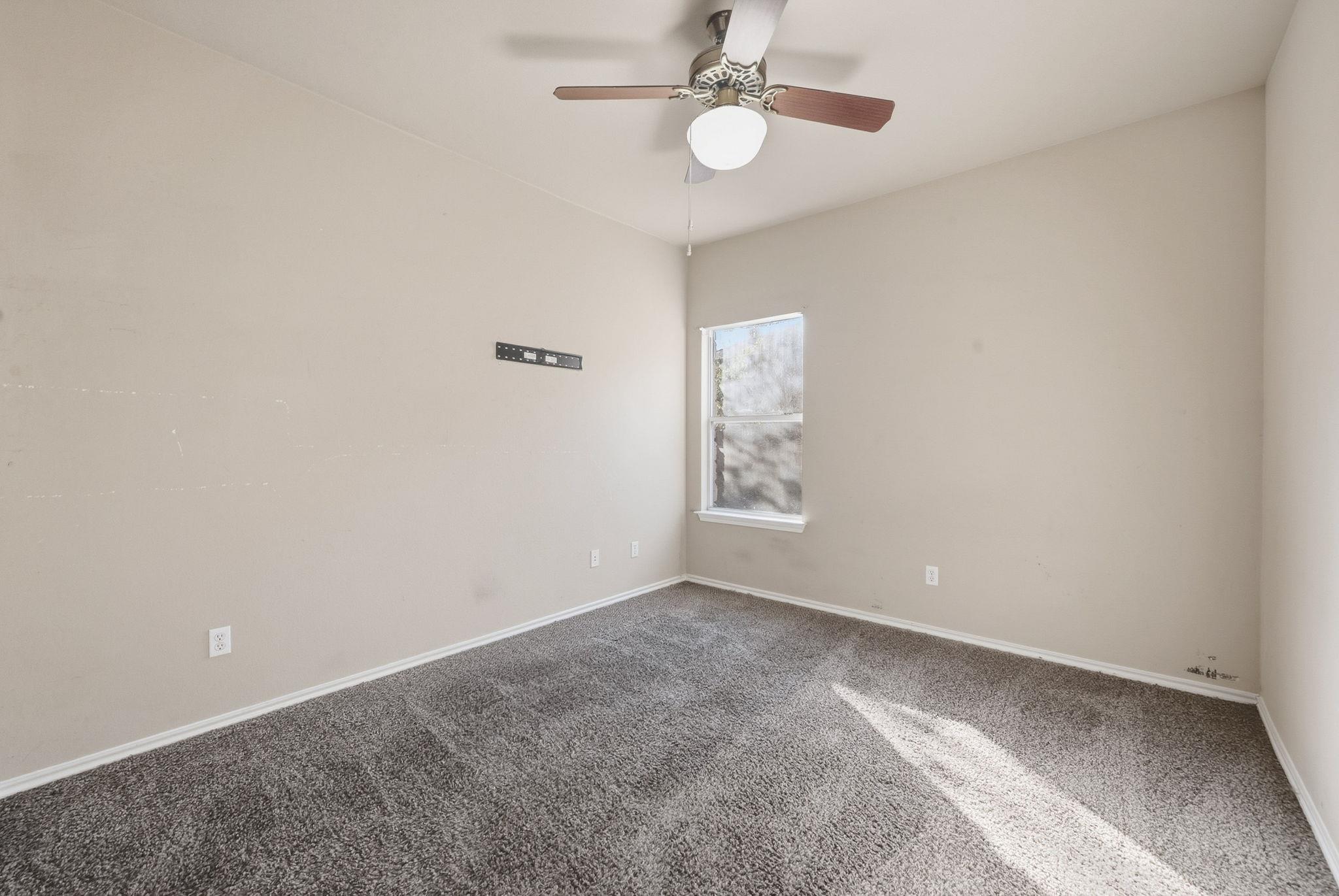 144 Dark Horse Ln, Buda, TX 78610