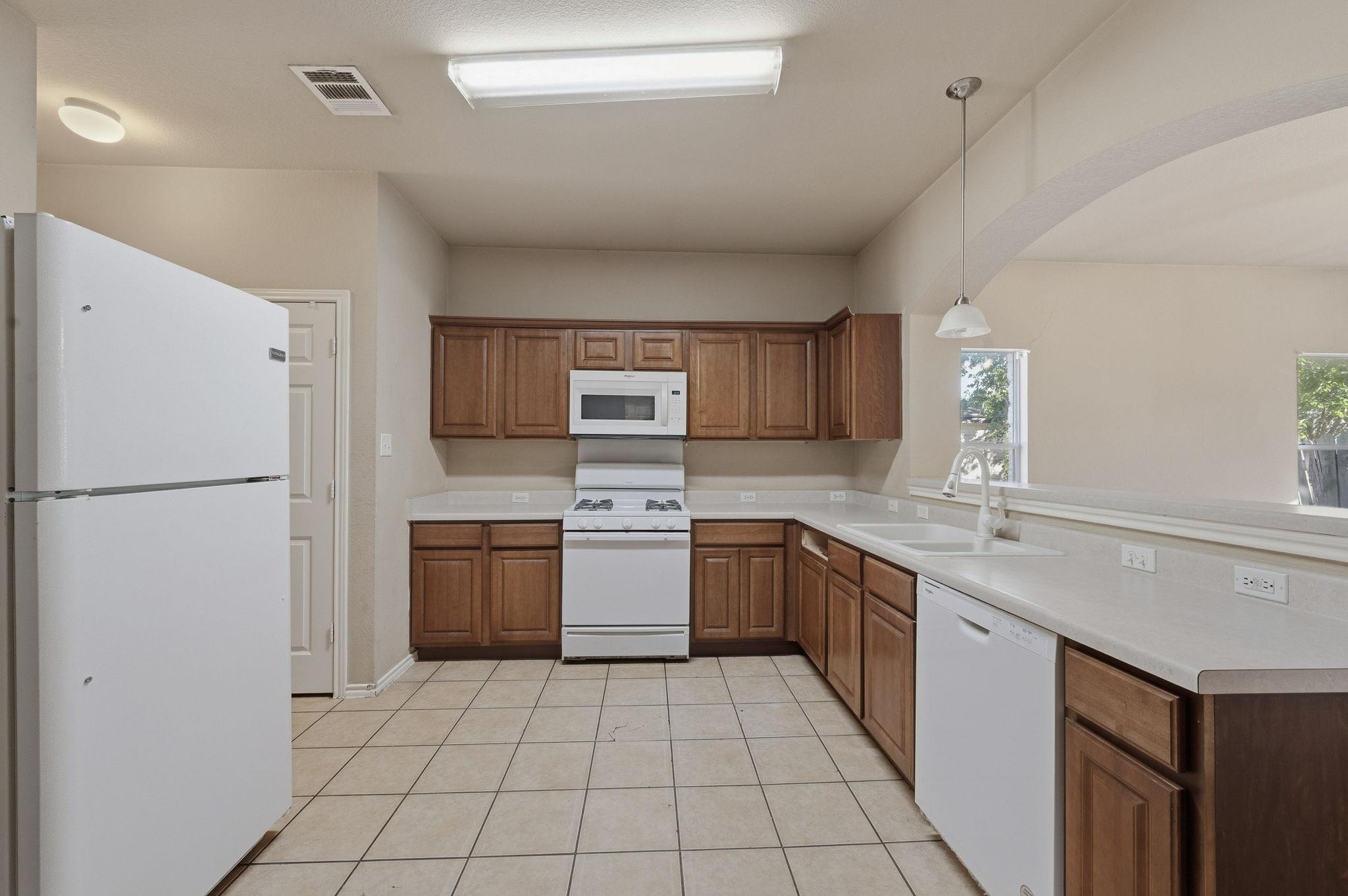 144 Dark Horse Ln, Buda, TX 78610