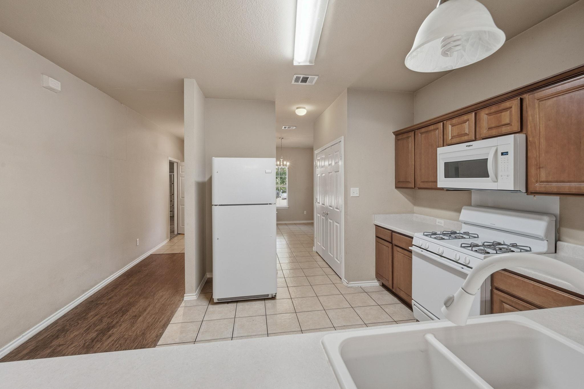 144 Dark Horse Ln, Buda, TX 78610