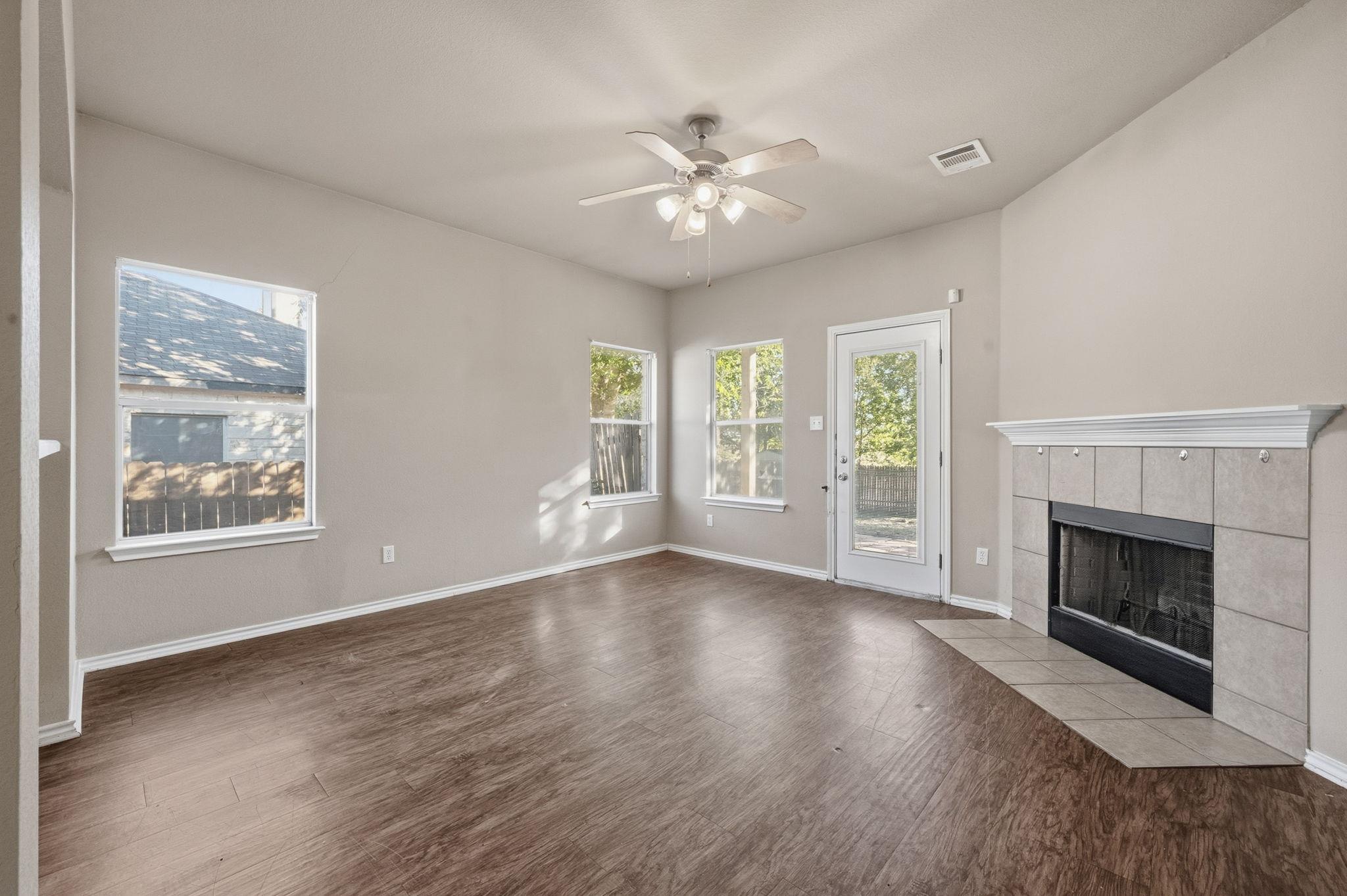 144 Dark Horse Ln, Buda, TX 78610