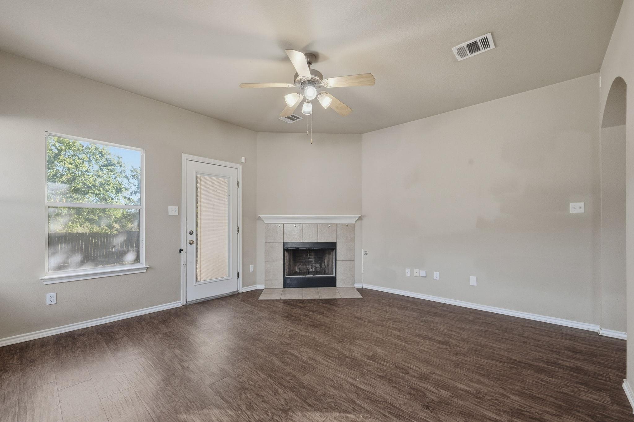 144 Dark Horse Ln, Buda, TX 78610