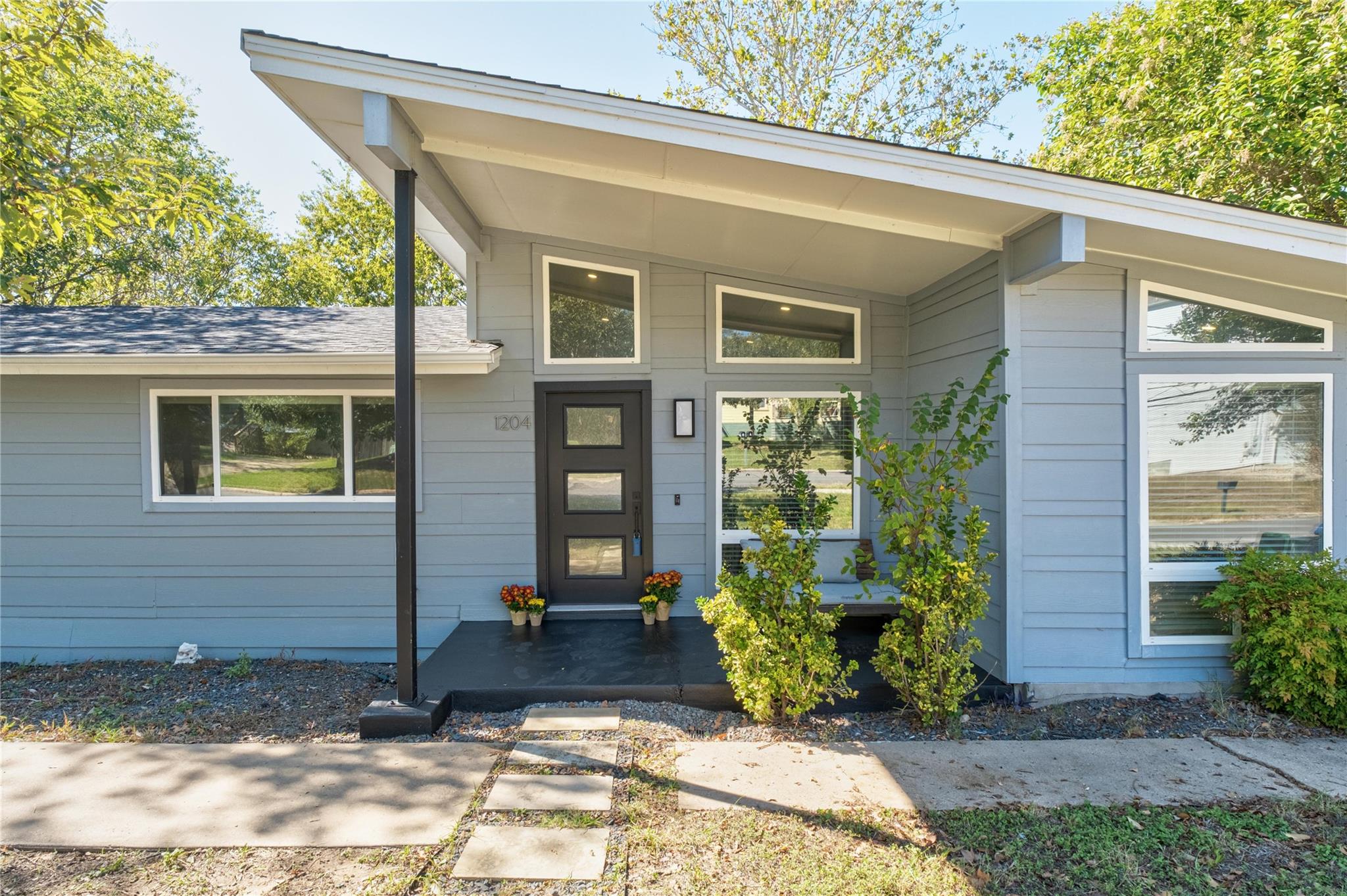 1204 Eleanor St, Austin, TX 78721