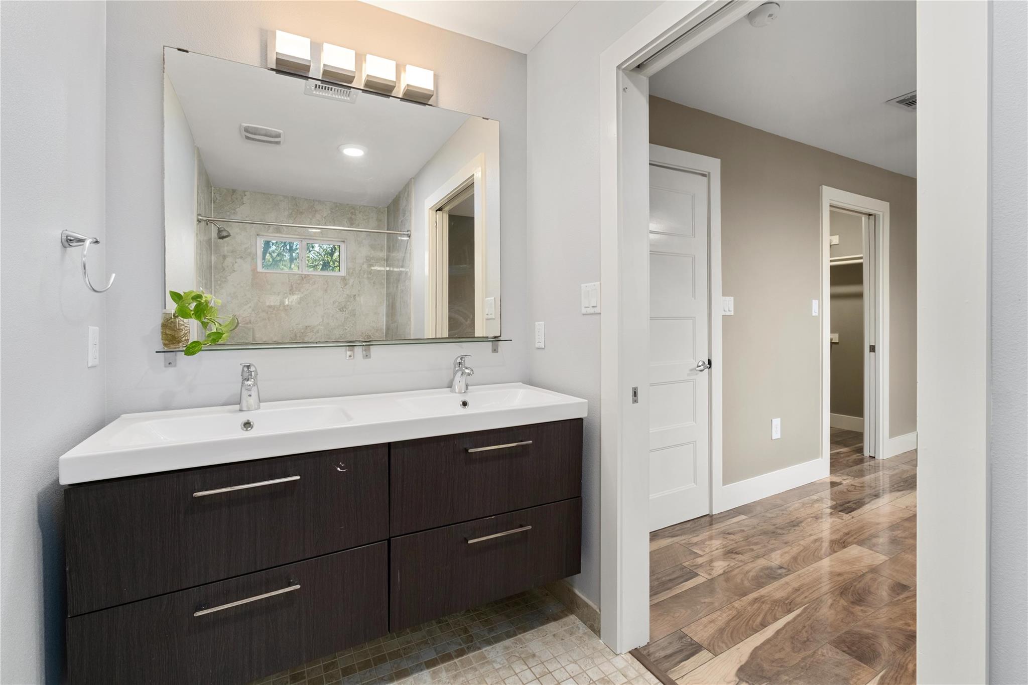 1204 Eleanor St, Austin, TX 78721